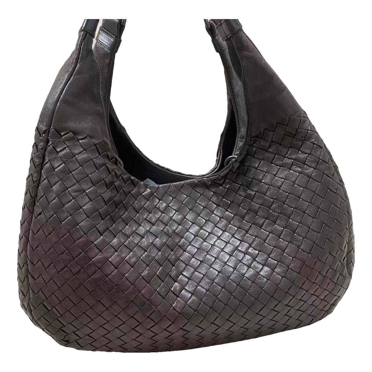 Veneta leather handbag