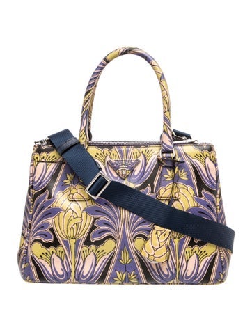 Saffiano Leather Galleria Double Zip Small