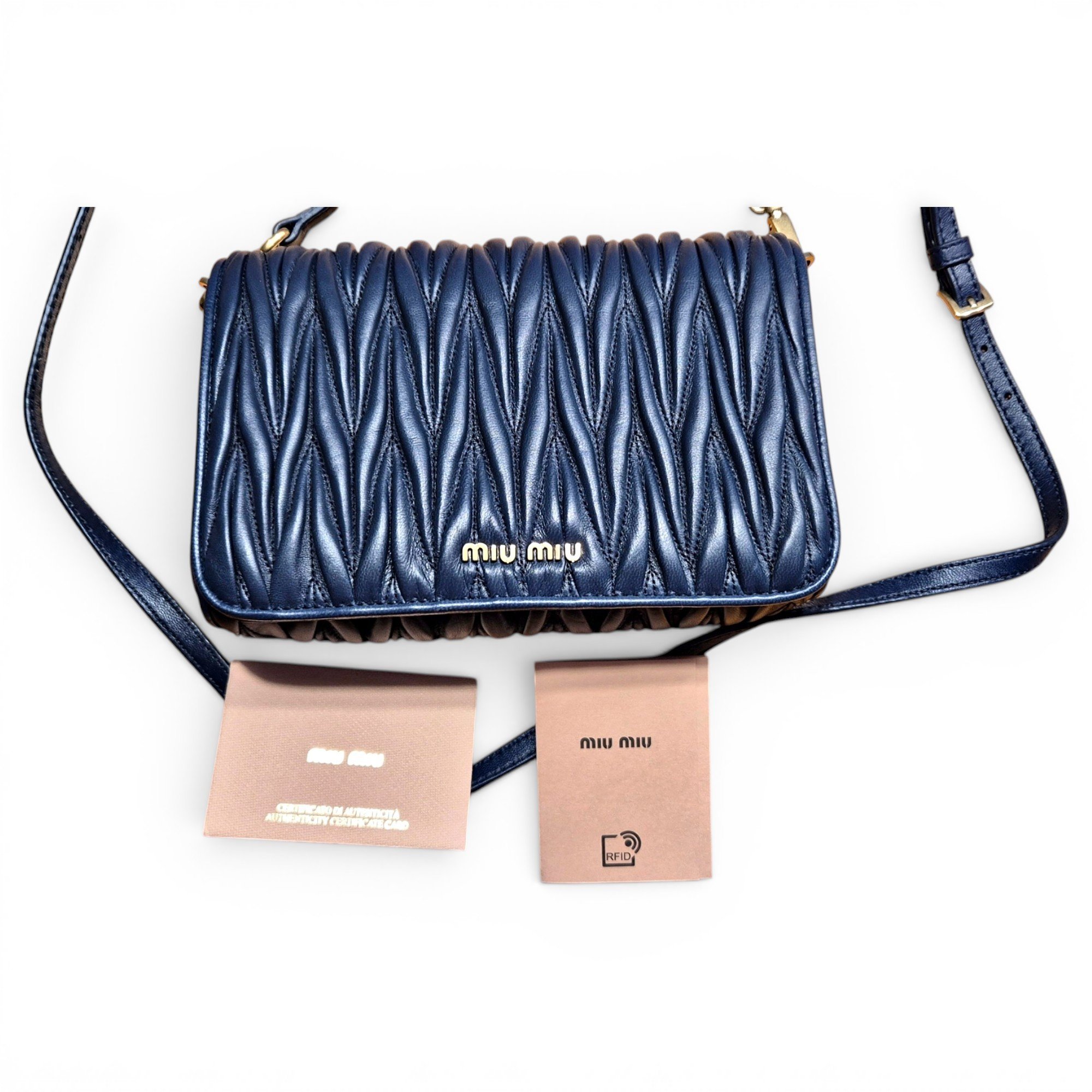 Matelassé leather handbag