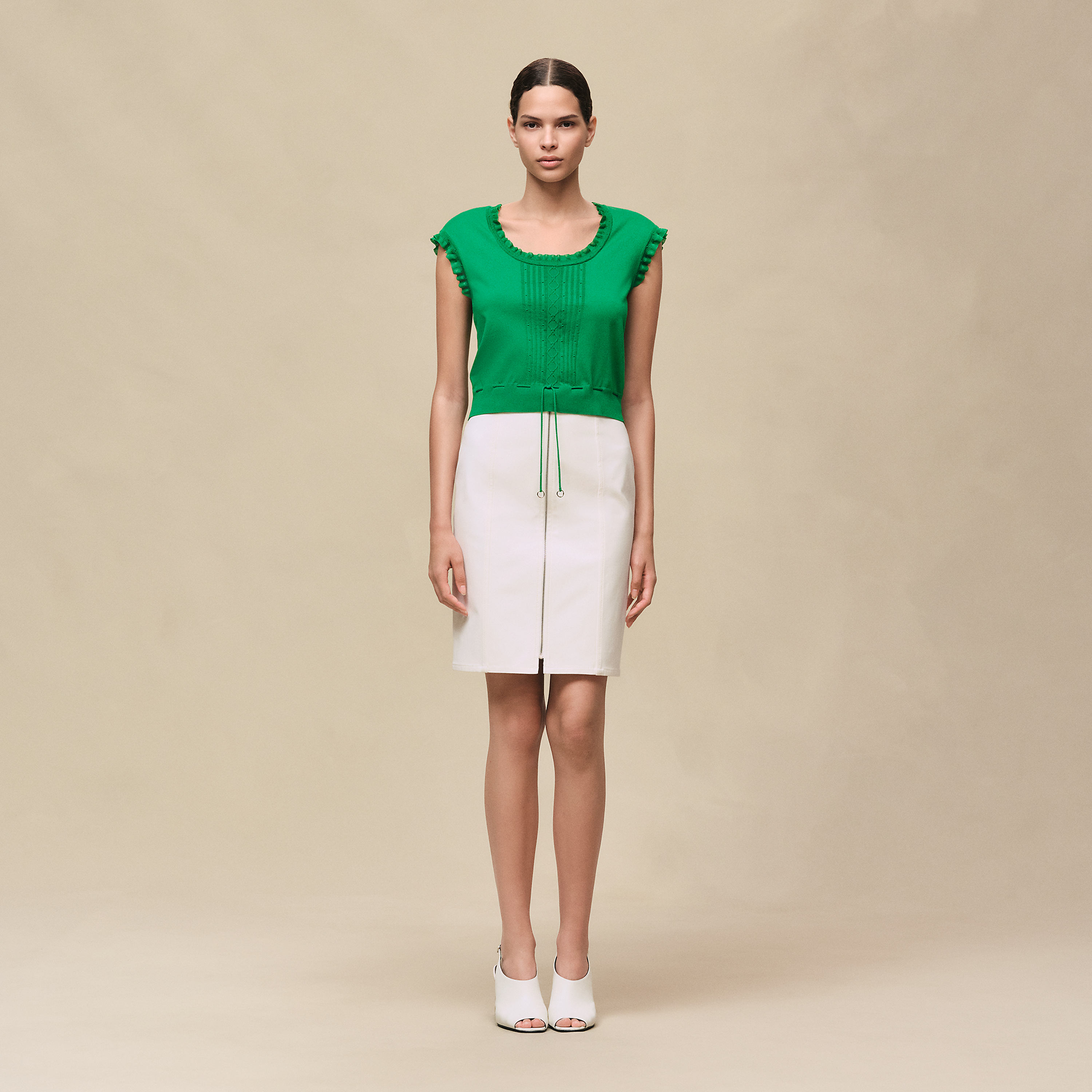 Short-sleeve sweater with ruffled details