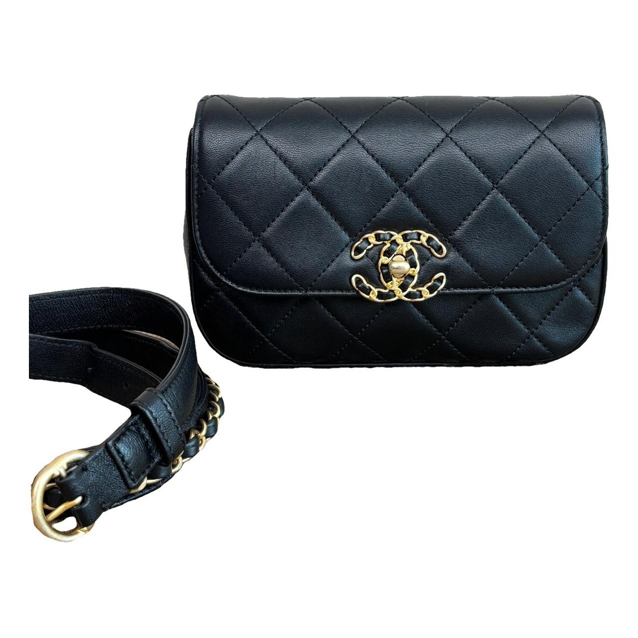 Chanel 19 leather handbag