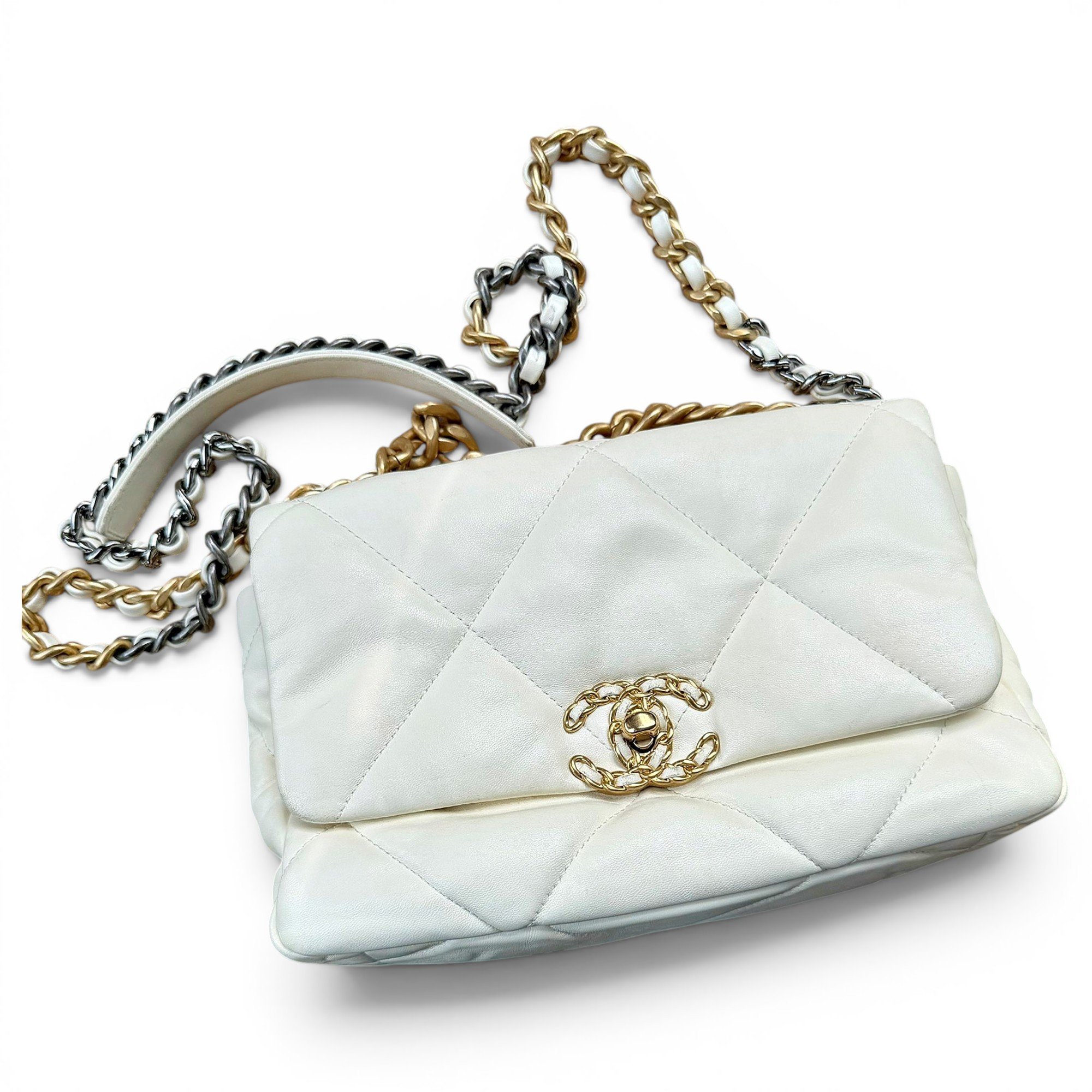 Chanel 19 leather handbag
