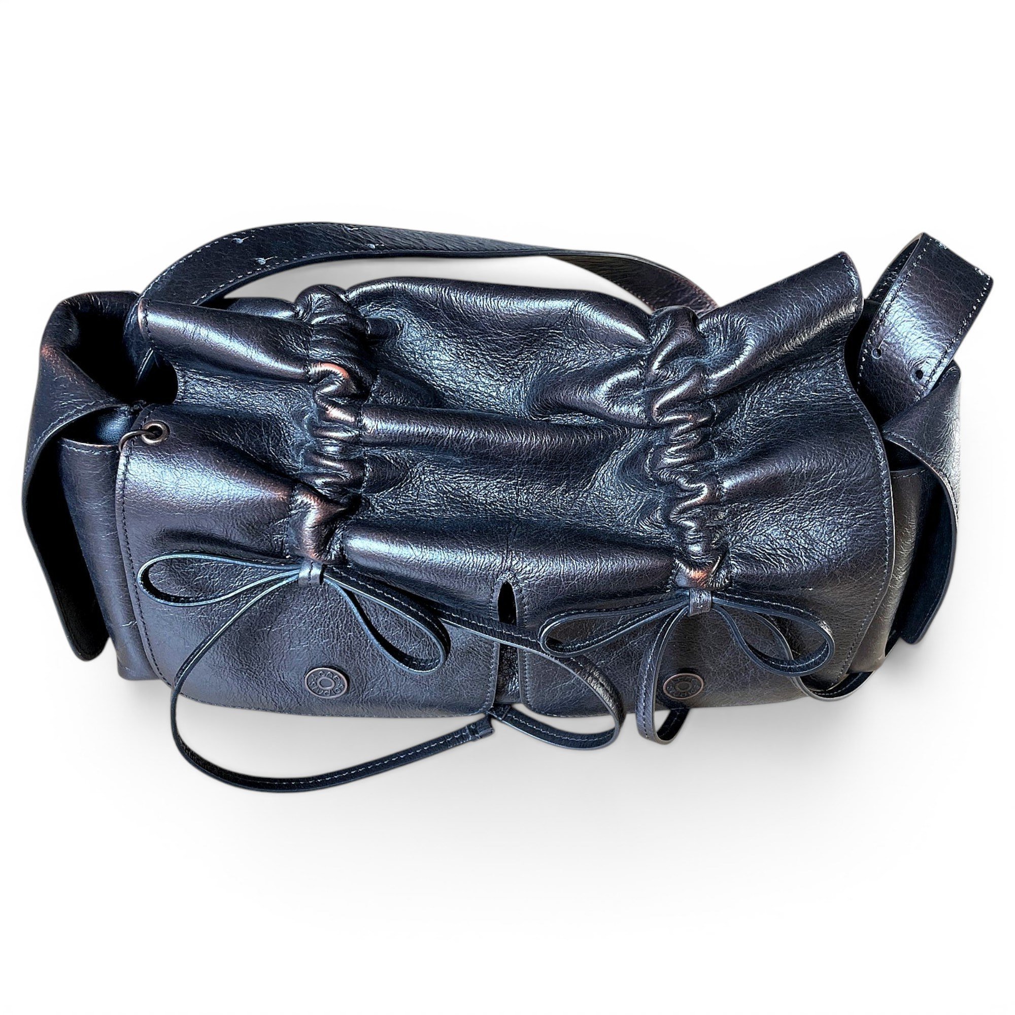 Multipocket leather handbag