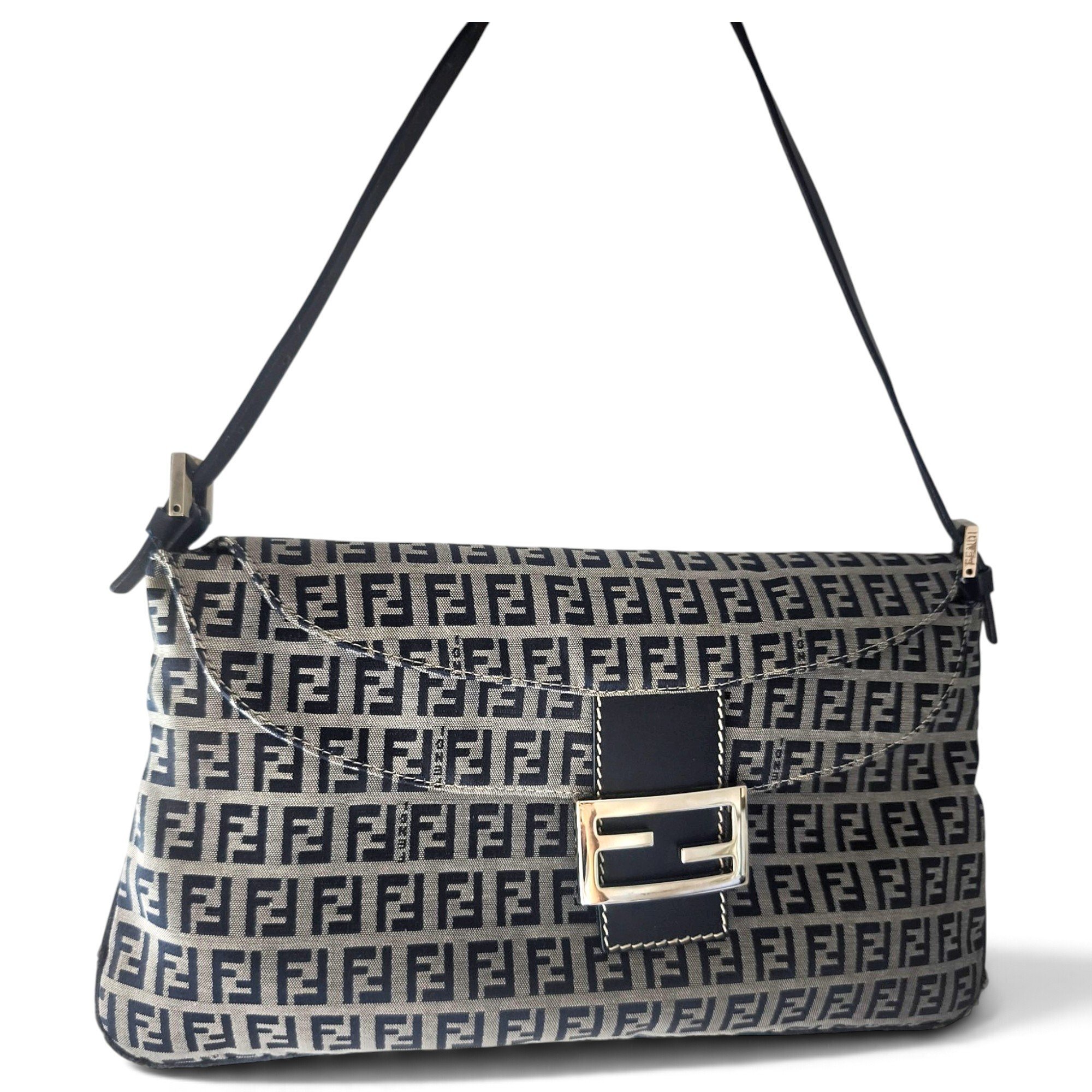 Baguette cloth handbag