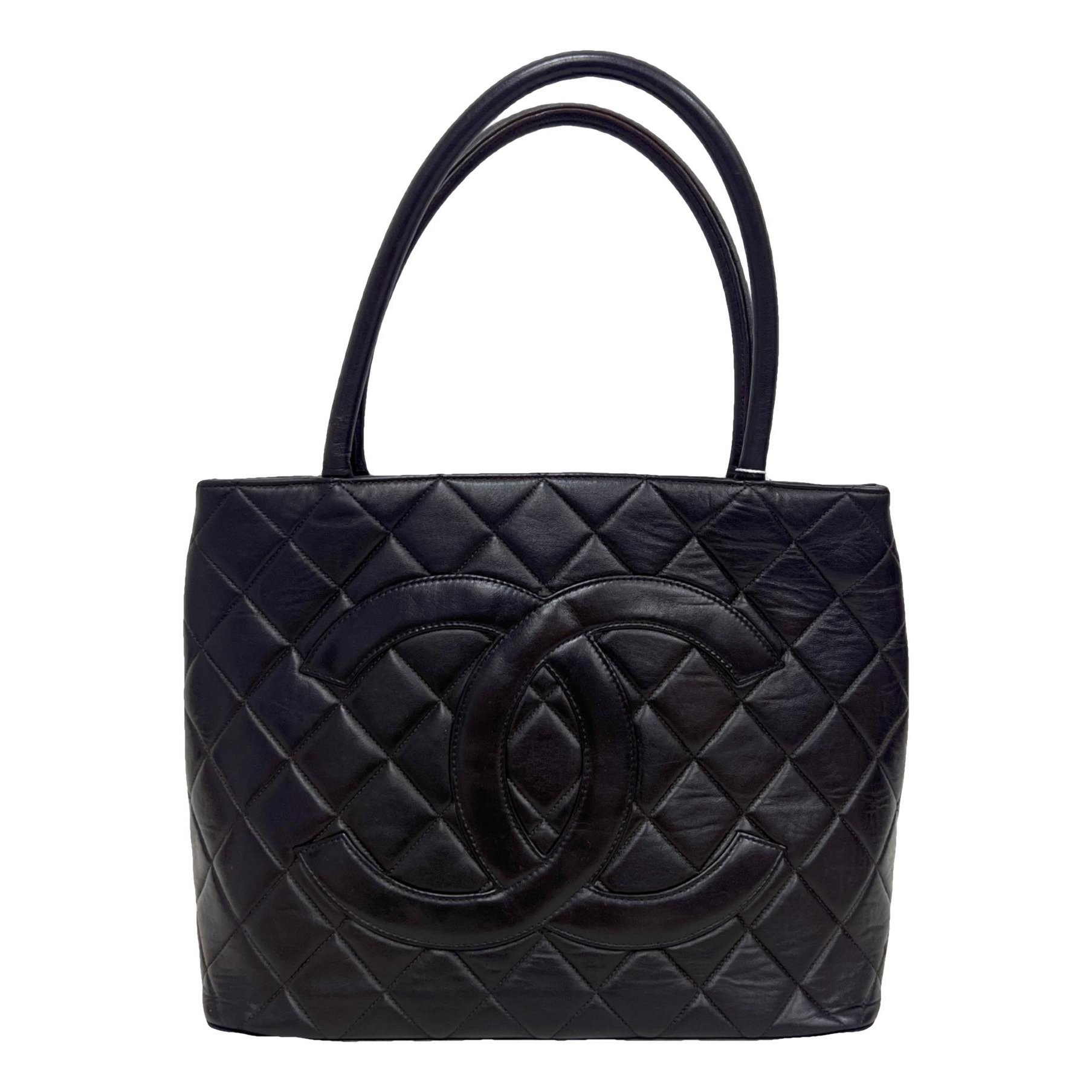 Médaillon leather tote