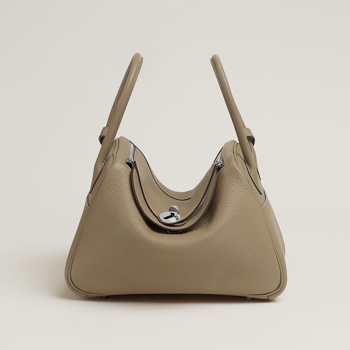 Hermès Lindy 26 in Beige Marfa