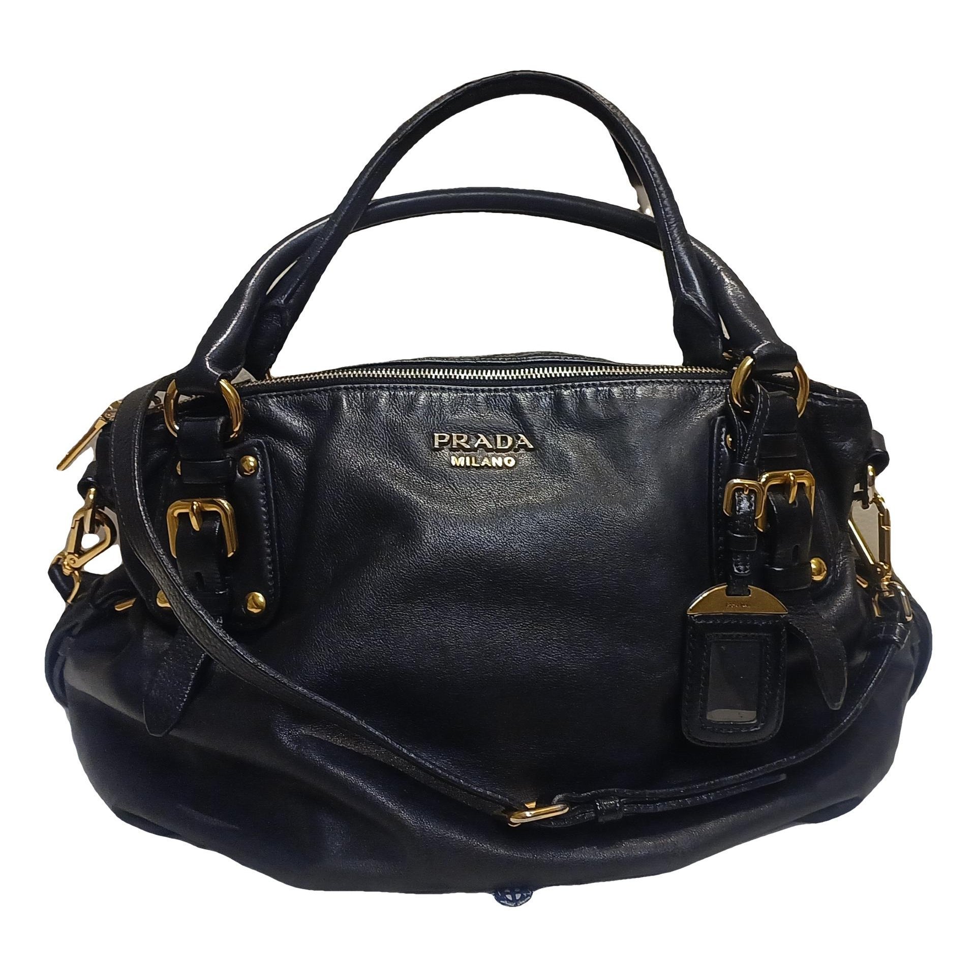 Buckle leather tote