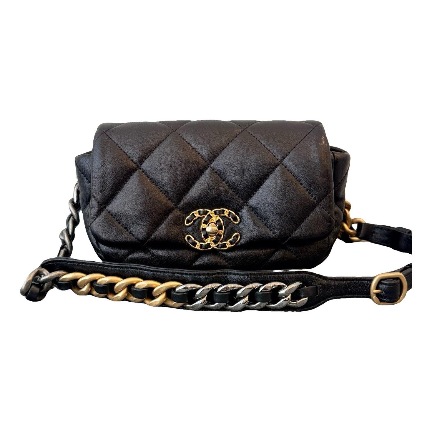 Chanel 19 leather bag