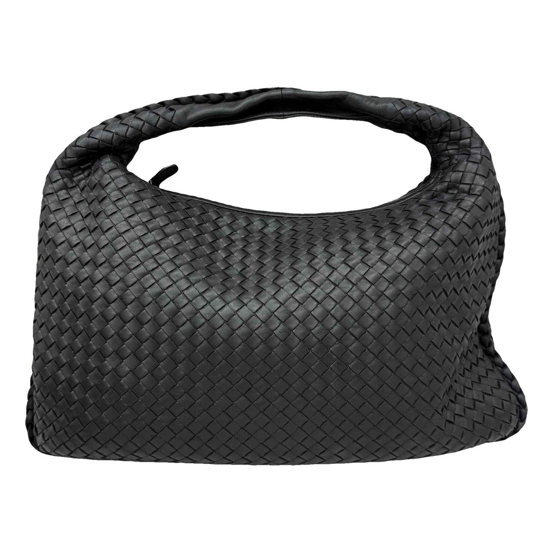 Veneta leather handbag