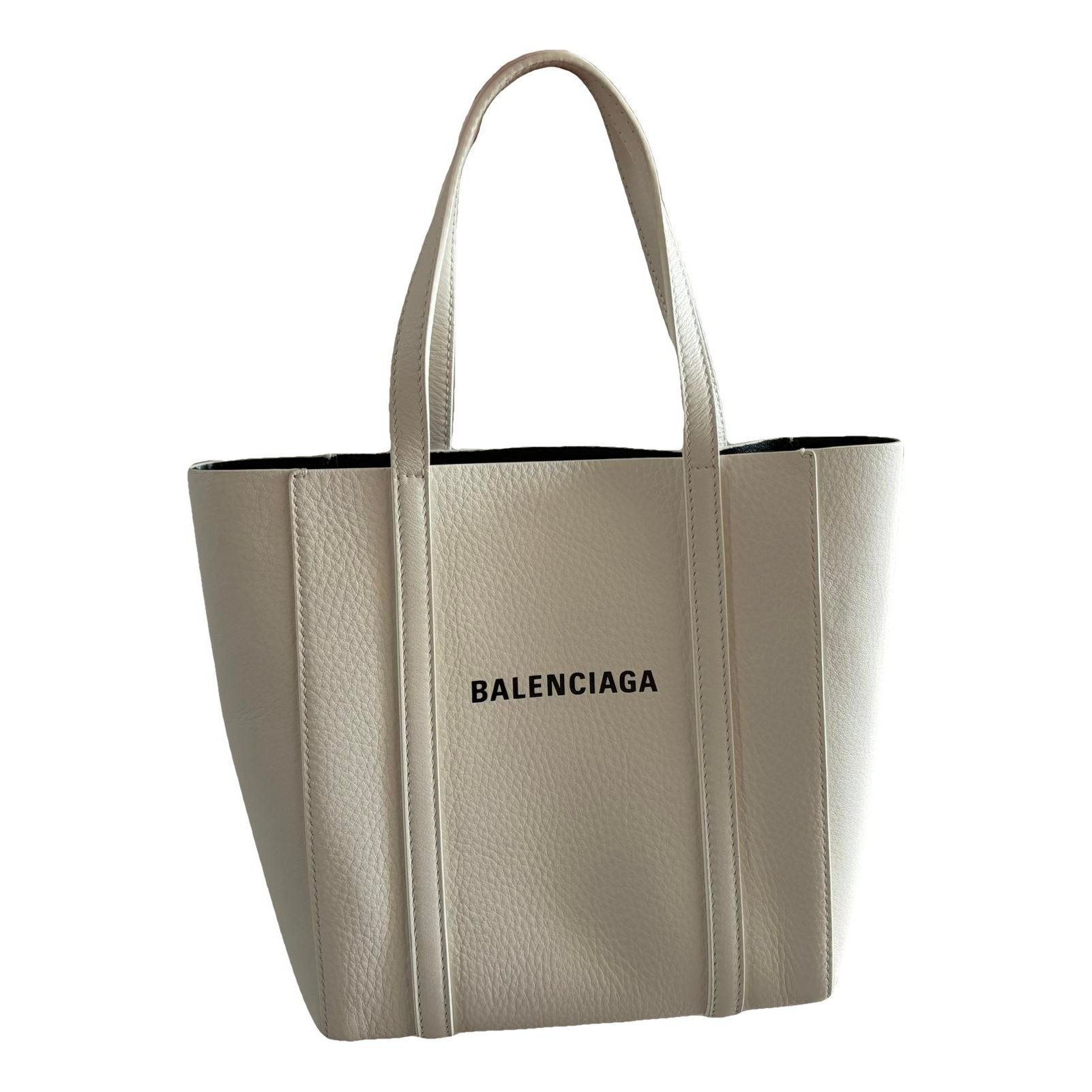 Everyday leather handbag