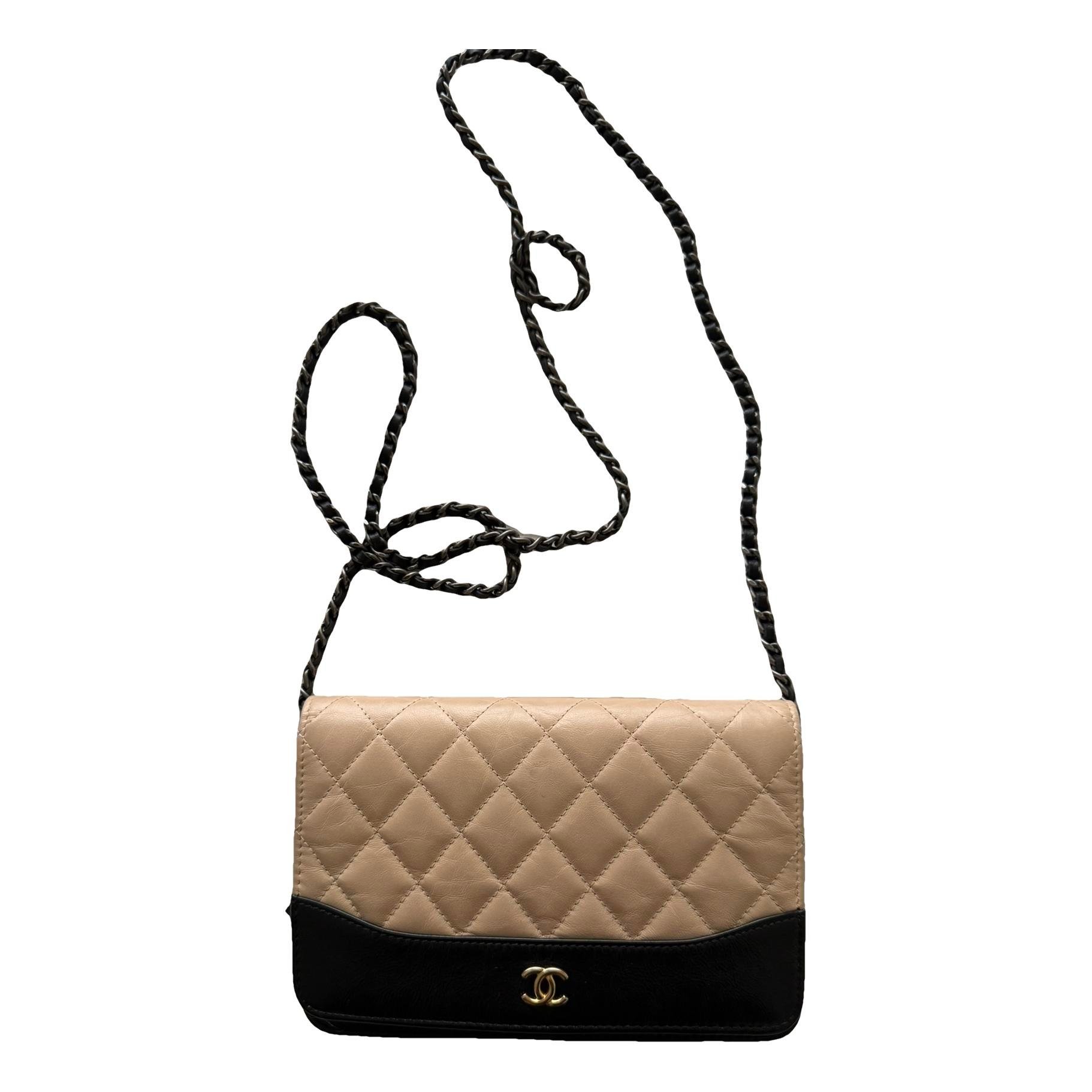 Wallet On Chain Gabrielle leather crossbody bag