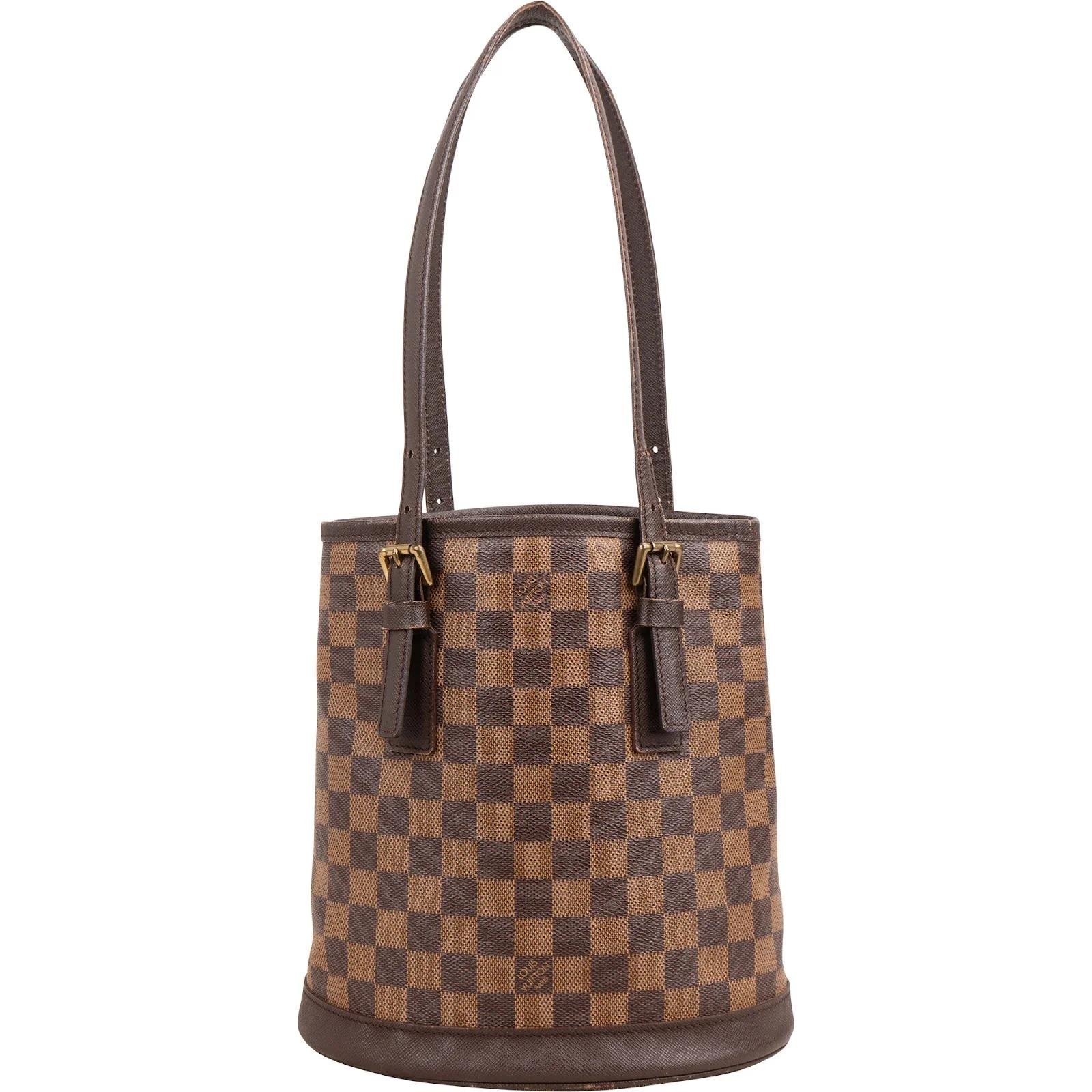 Bucket leather handbag