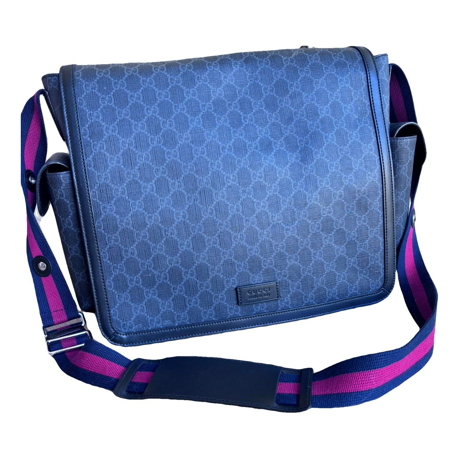 Leather travel bag