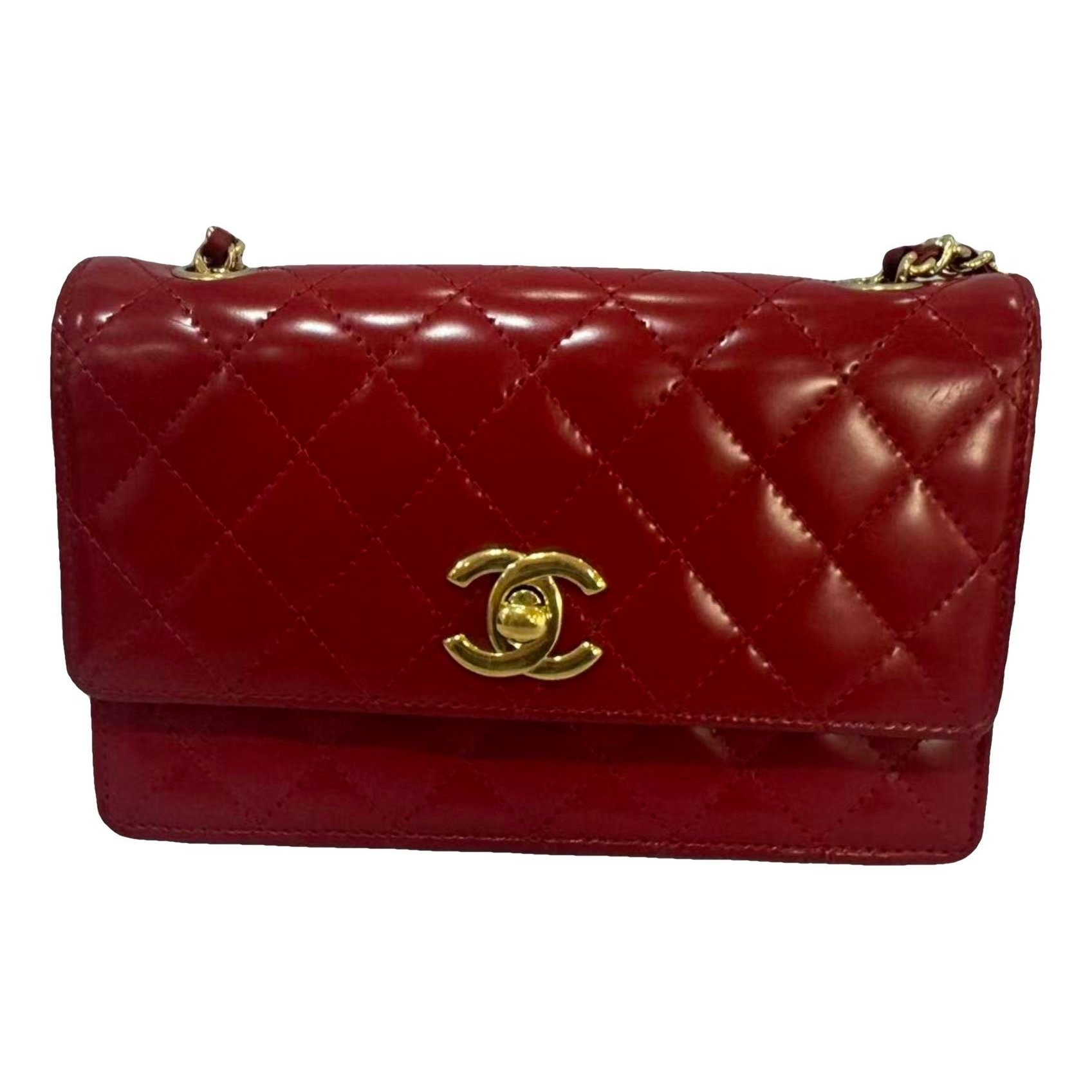 Timeless/Classique patent leather crossbody bag