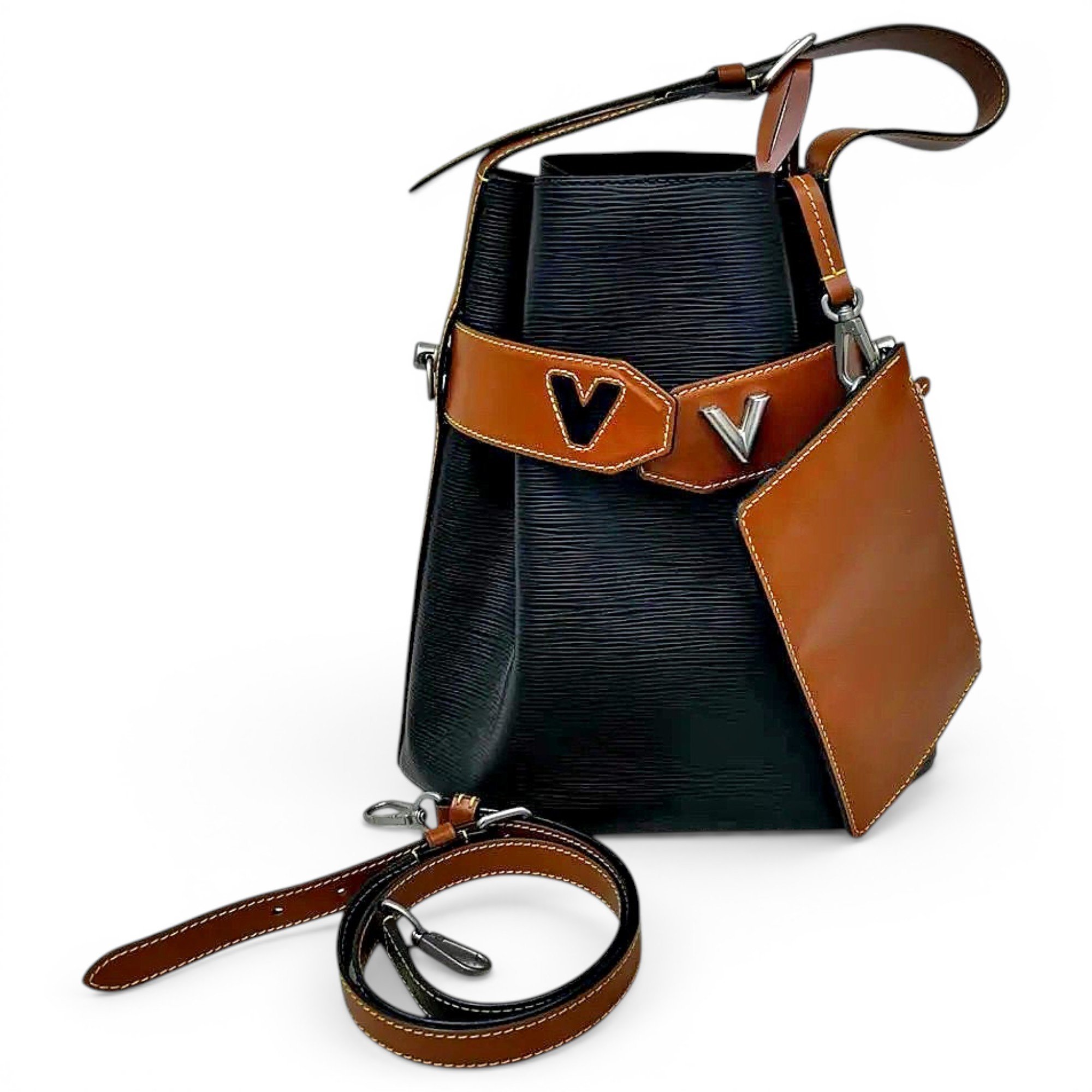 Twist Bucket Vintage leather crossbody bag