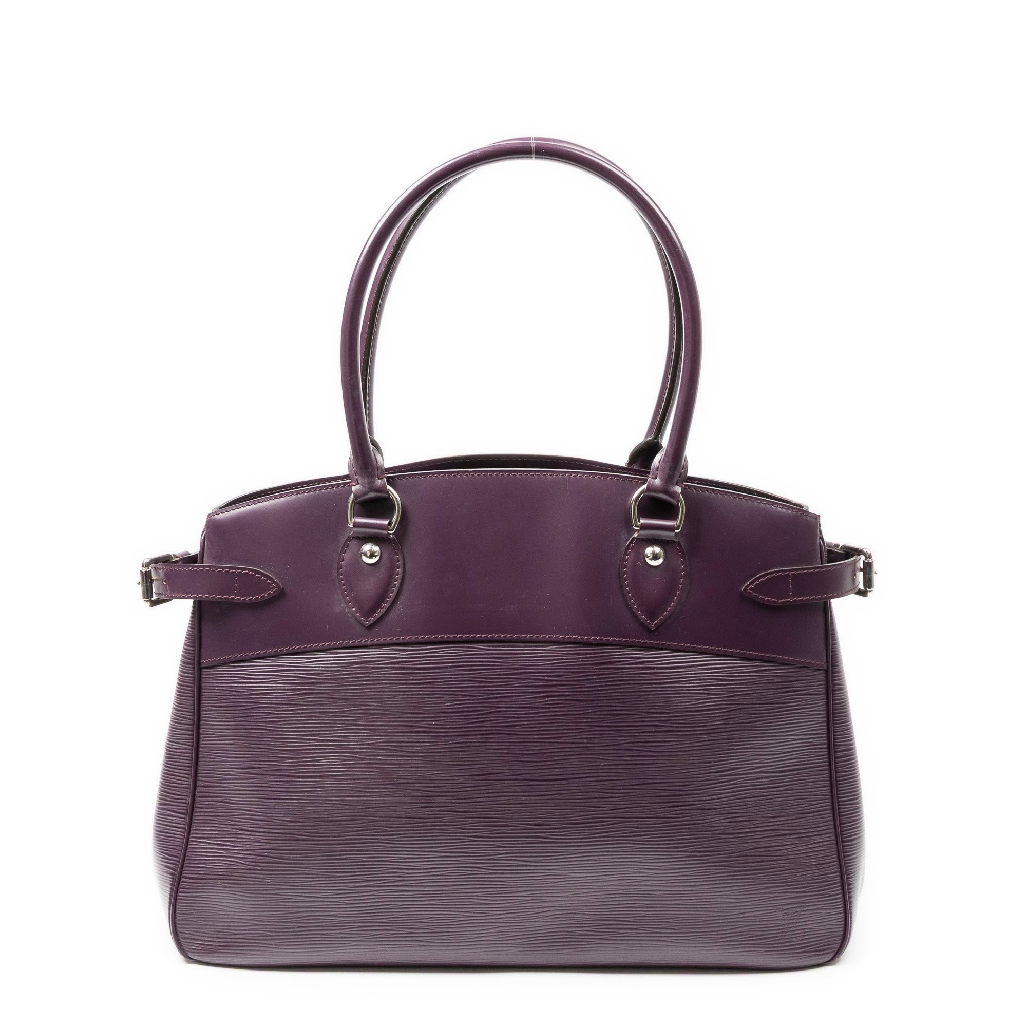 Passy leather handbag
