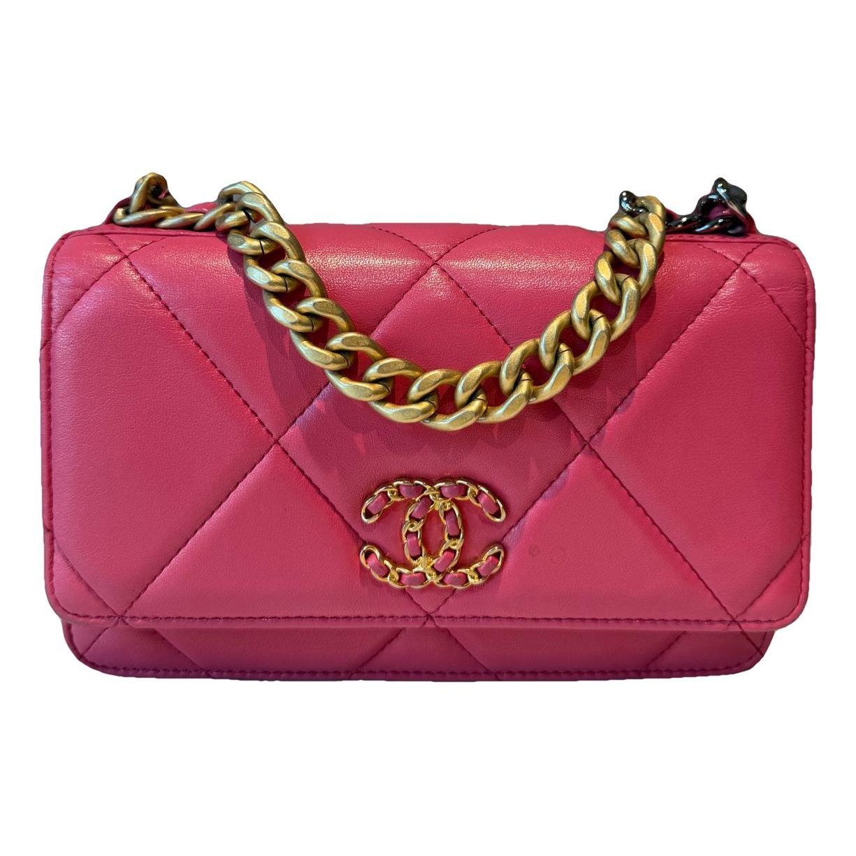 Wallet On Chain Chanel 19 leather handbag