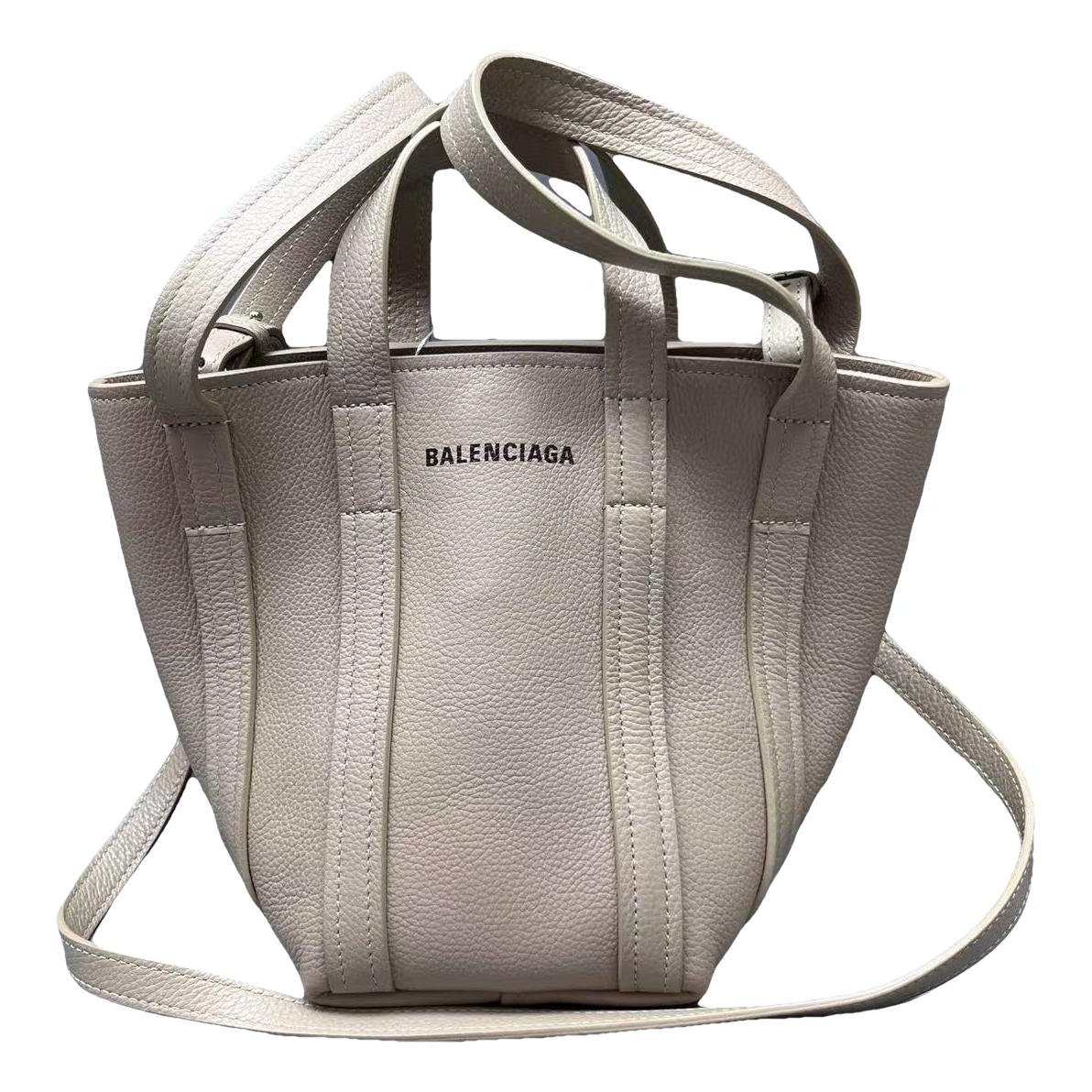 Leather tote