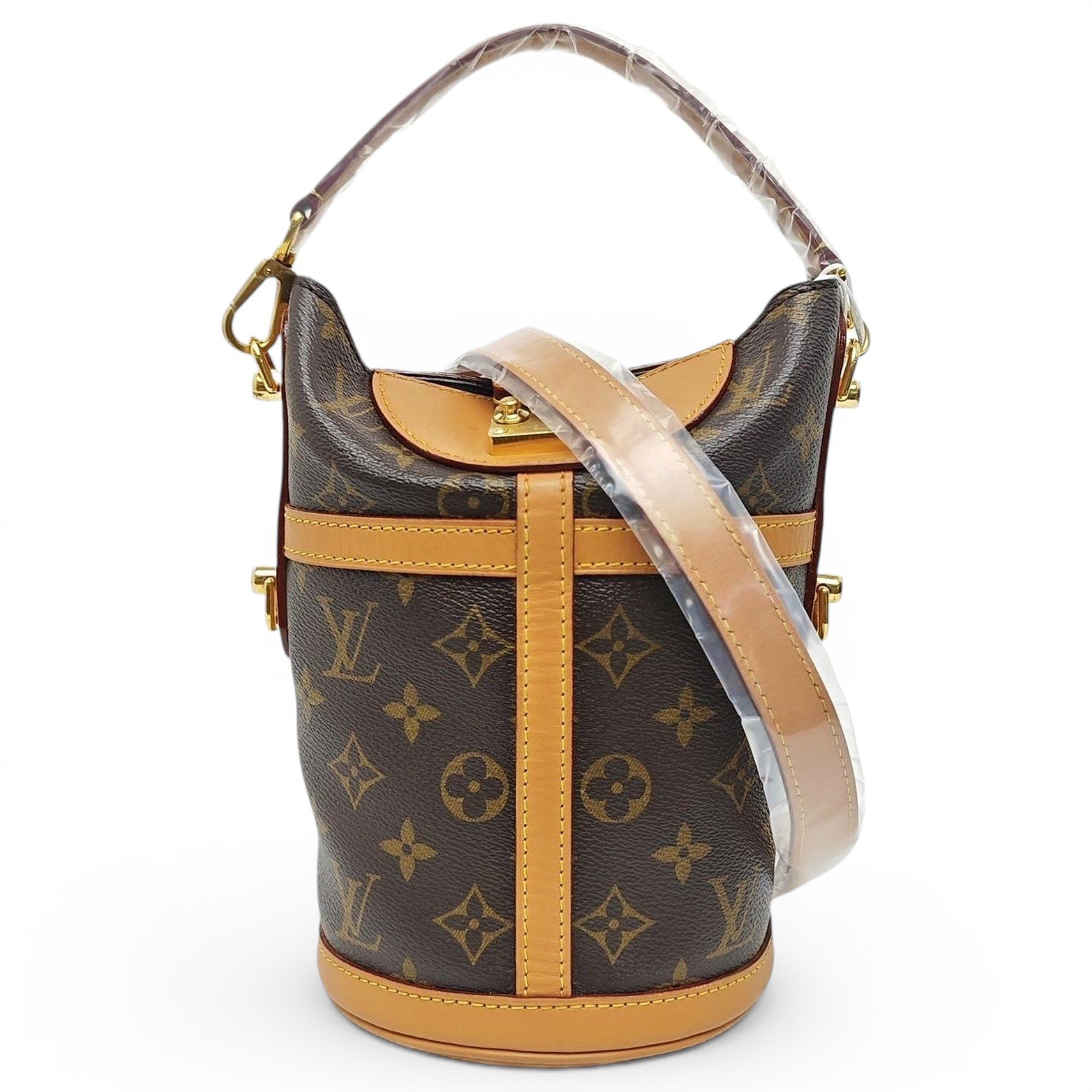 Duffle leather handbag