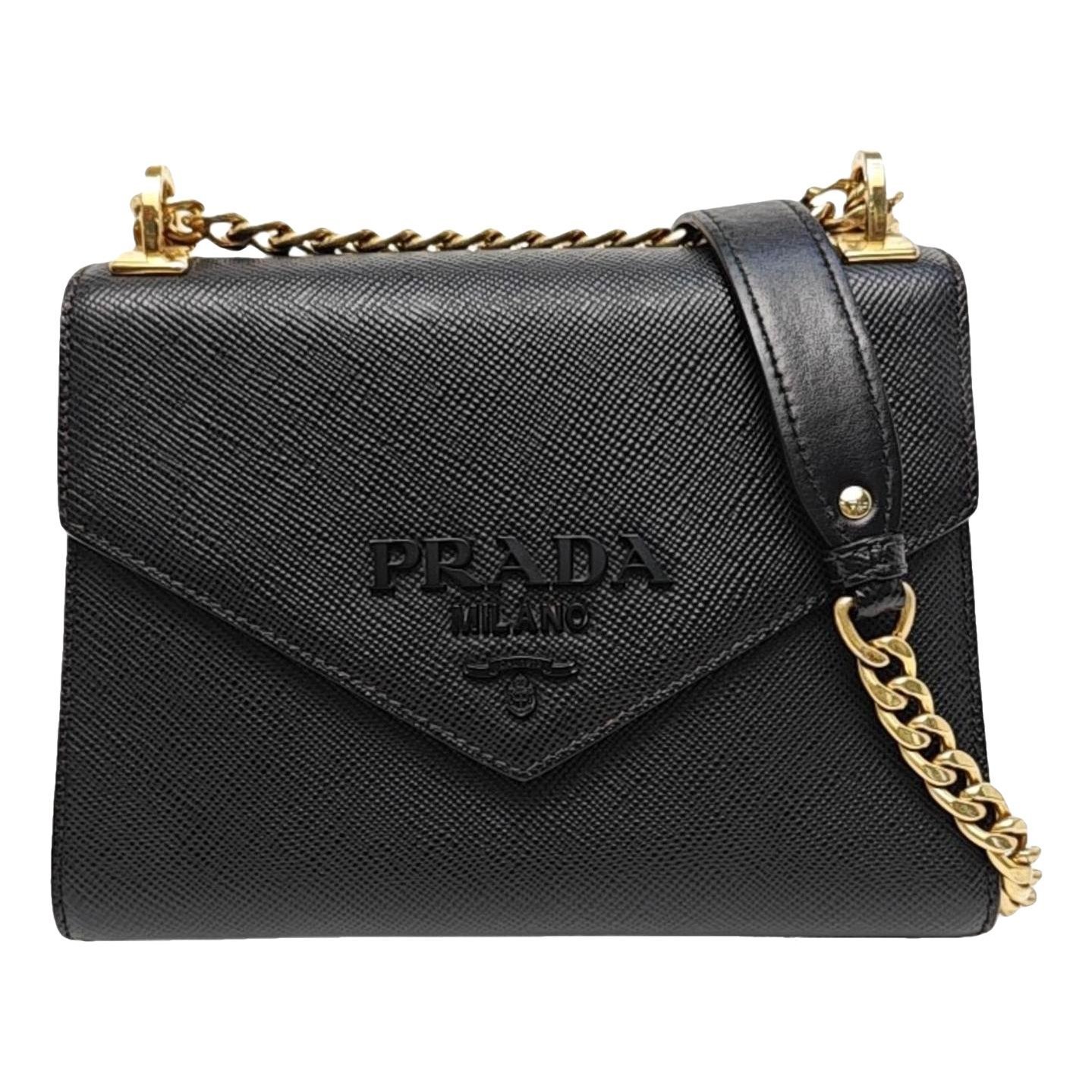 Monochrome leather handbag