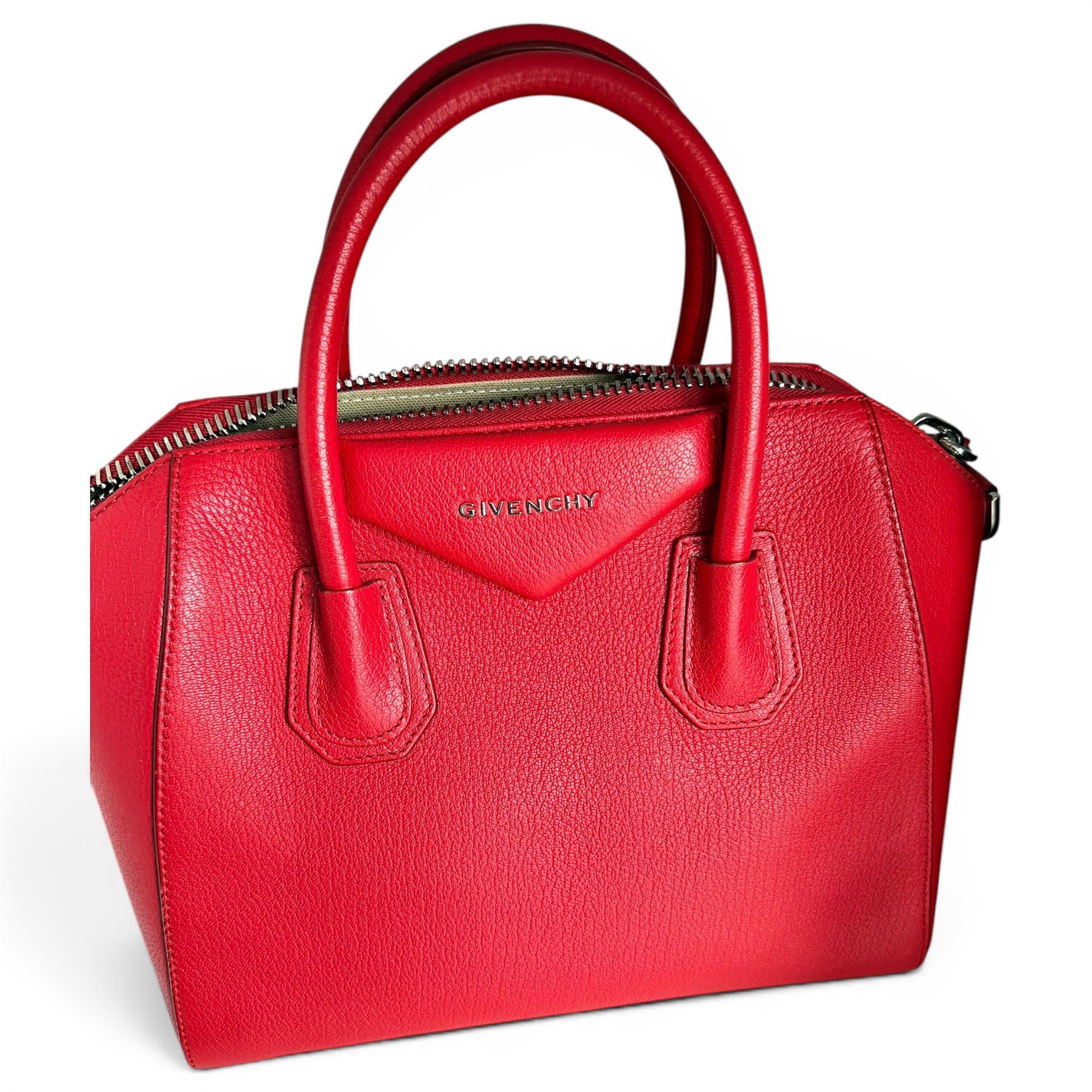 Antigona leather handbag