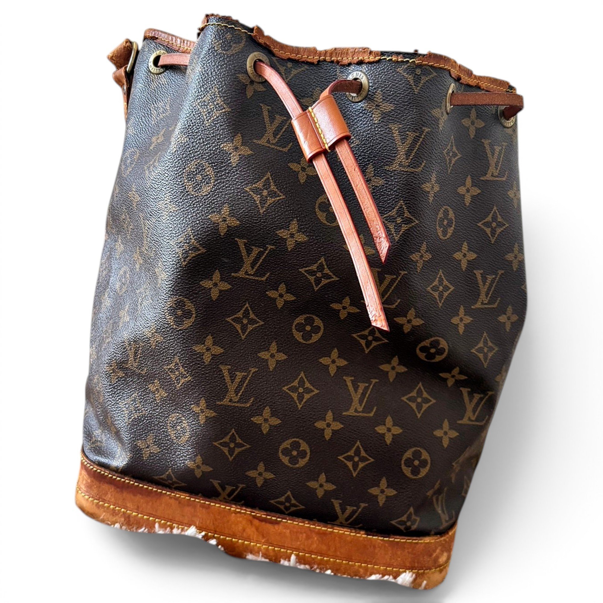 Noé leather handbag