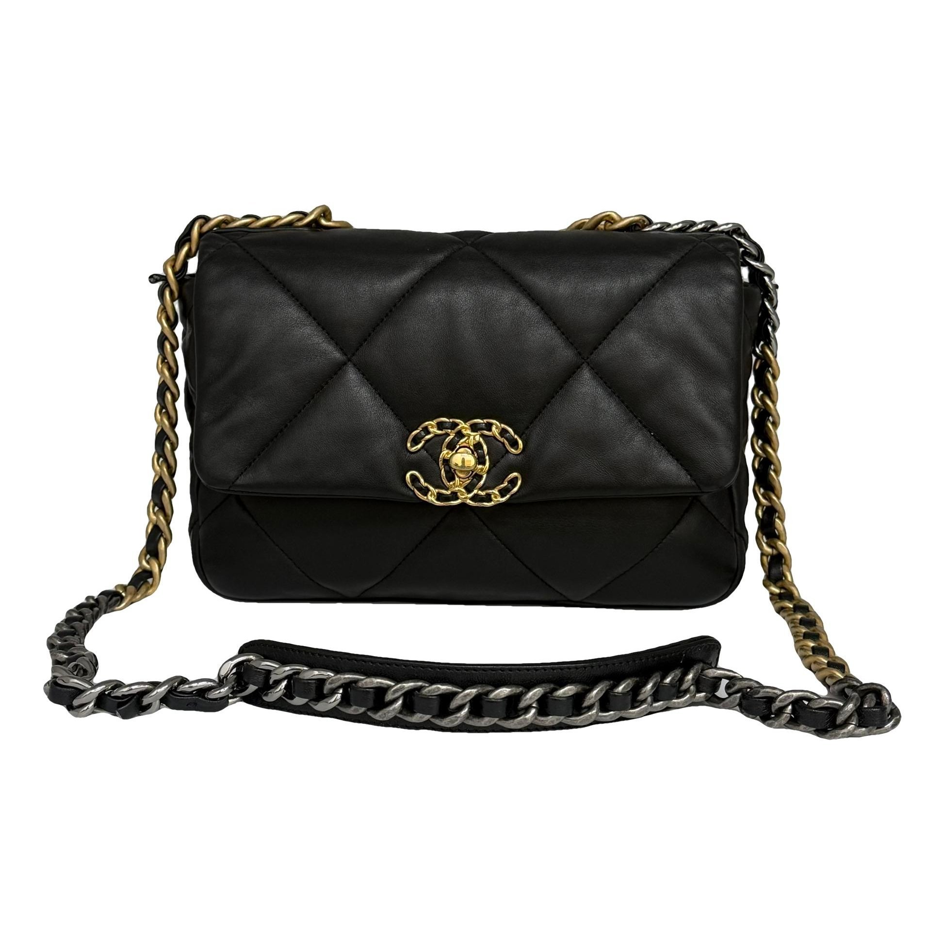Chanel 19 leather handbag