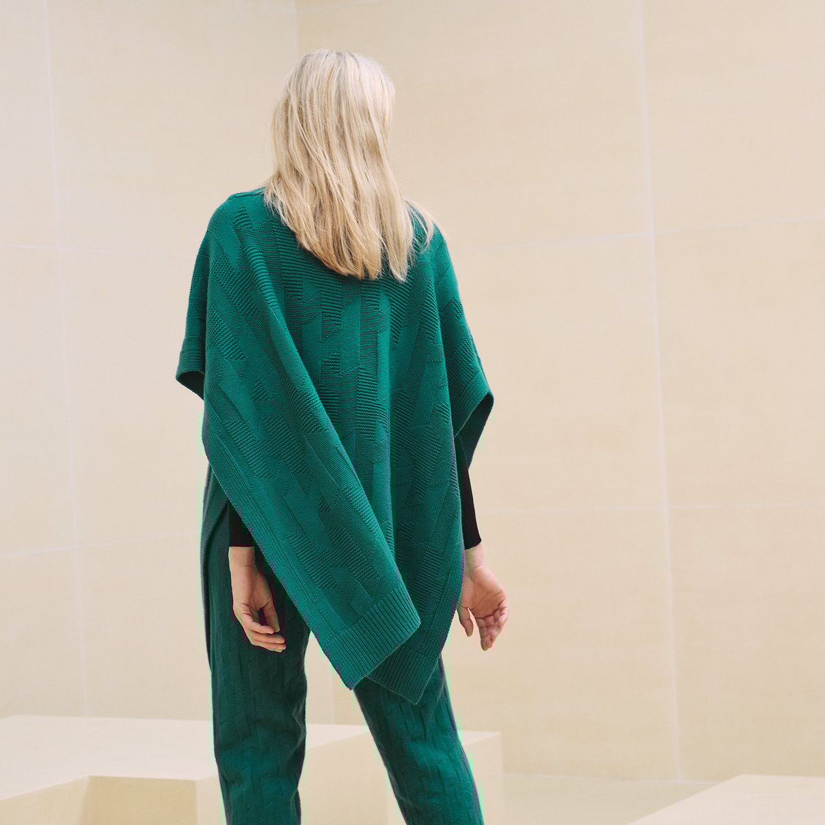 Vert Acanthe "H" Rectangular Cape Poncho