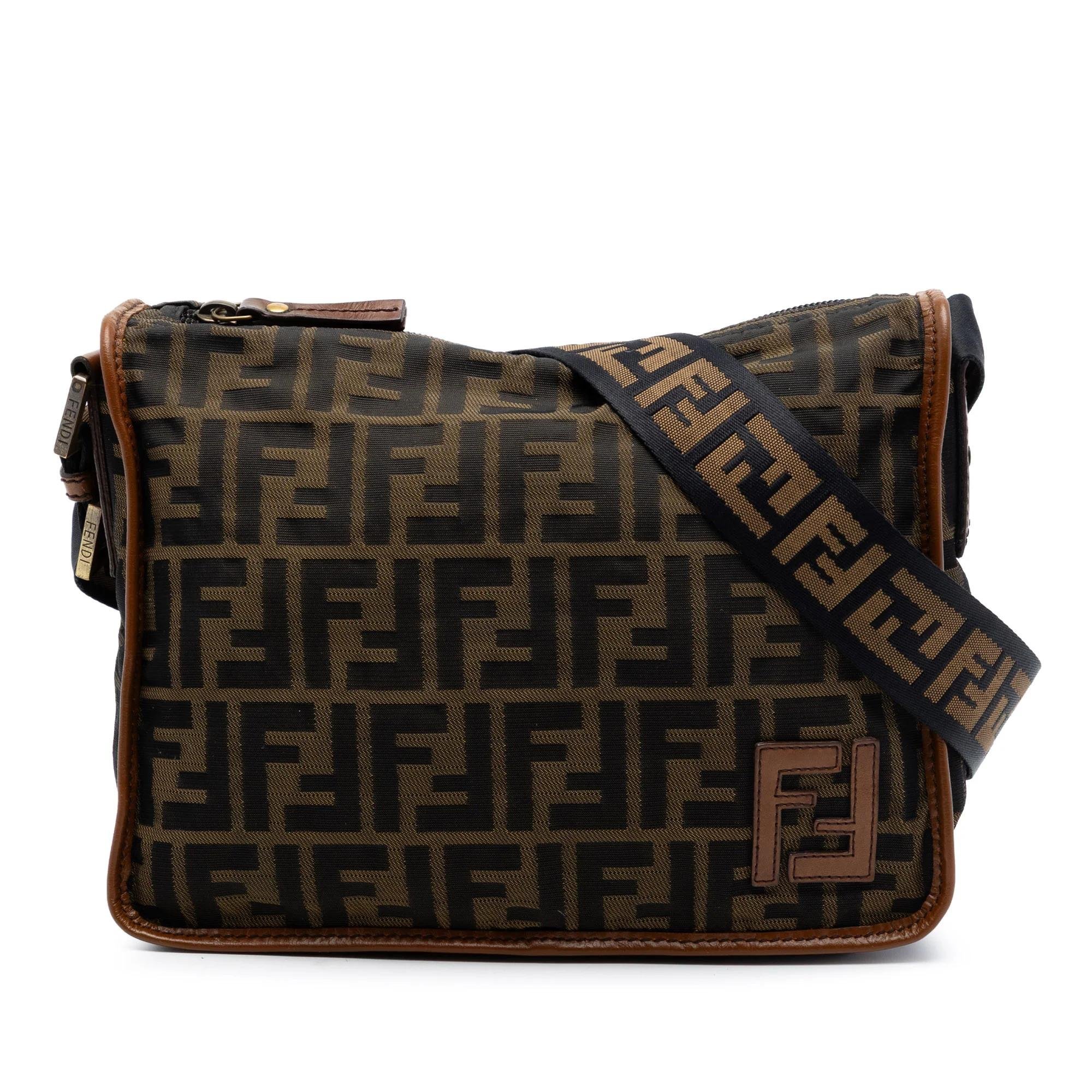 Pocket leather handbag