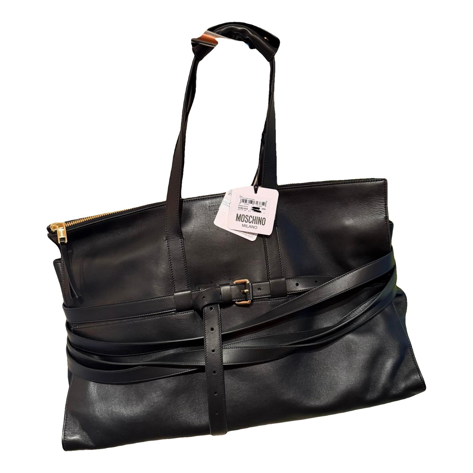 Leather travel bag