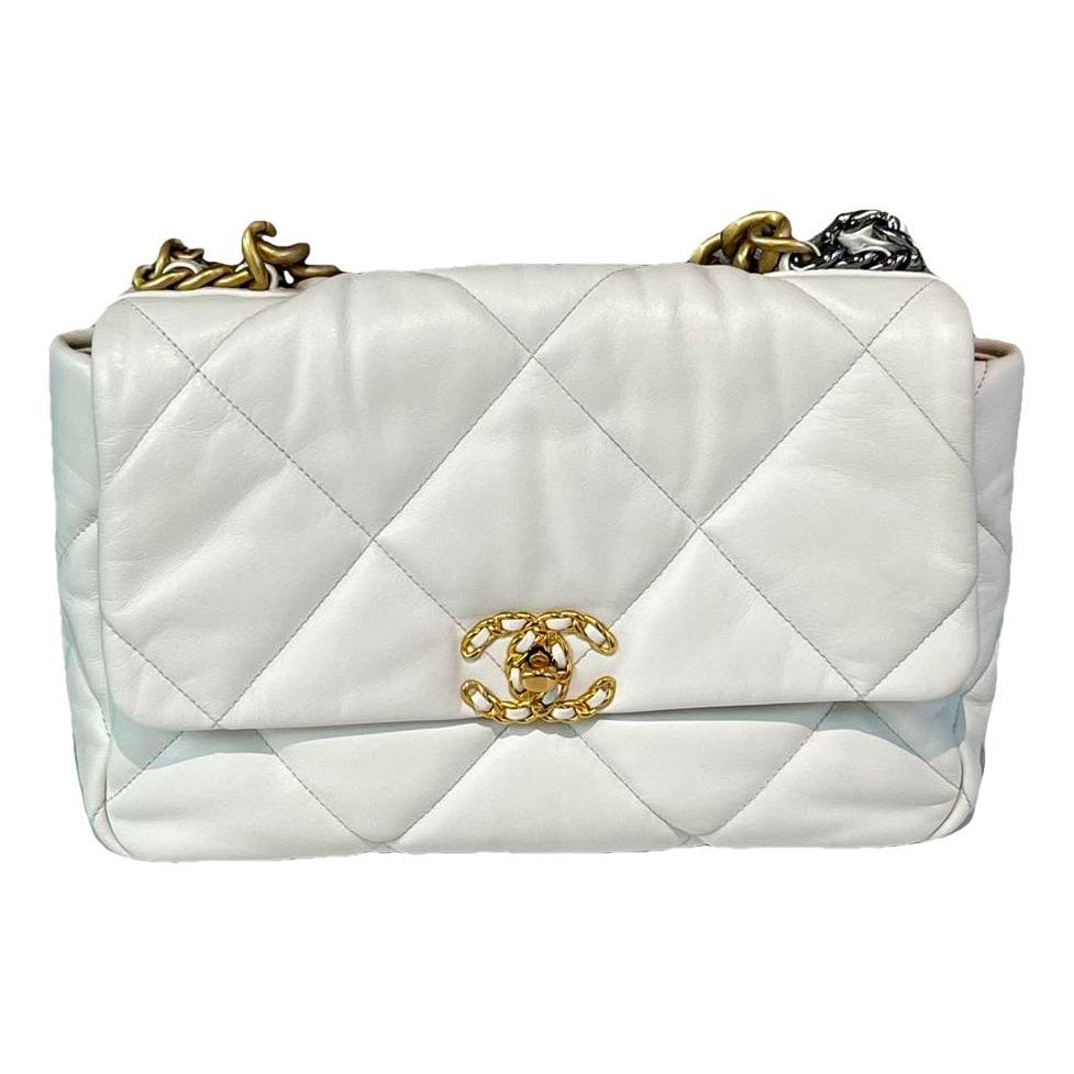 Chanel 19 leather handbag