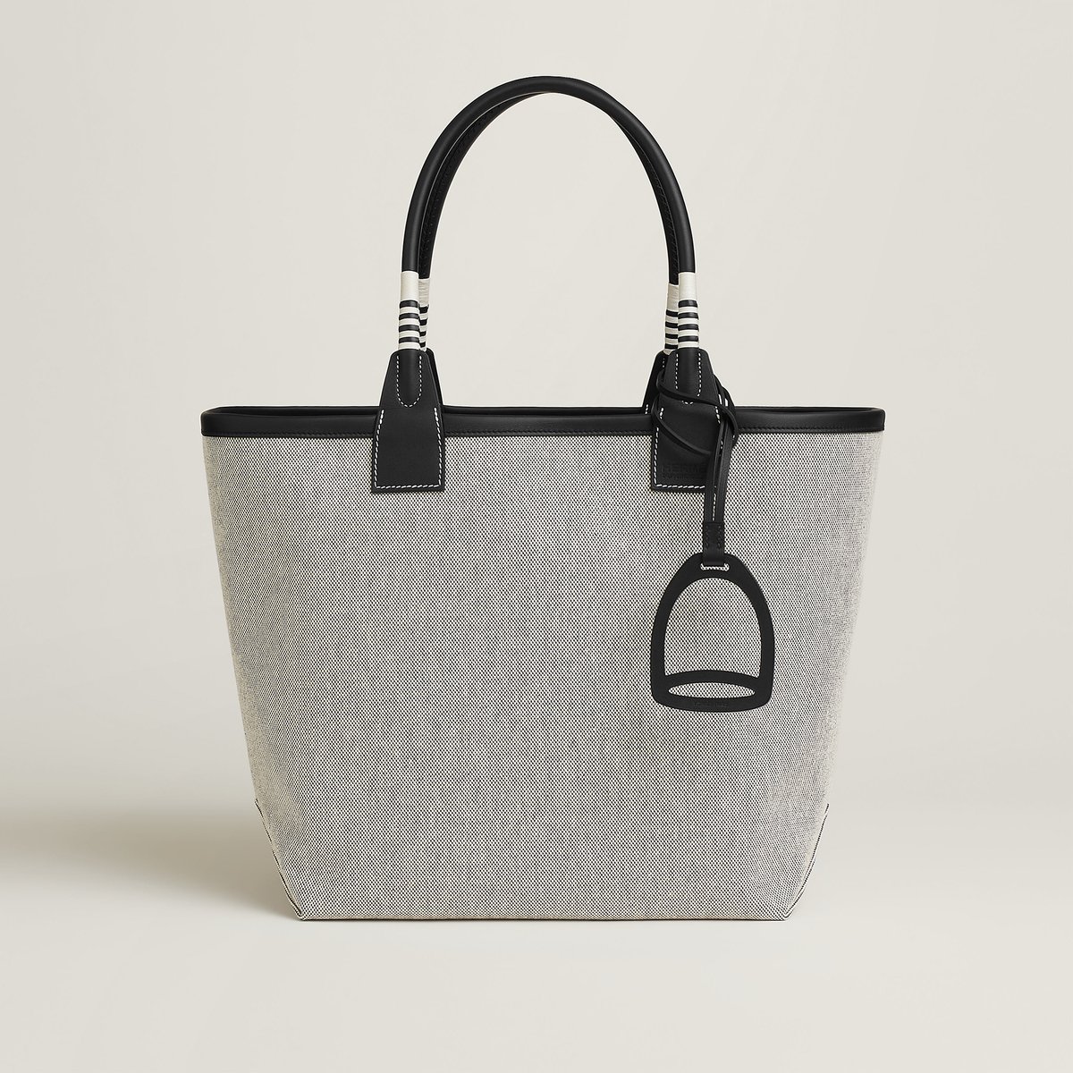Steeple 28 bag
