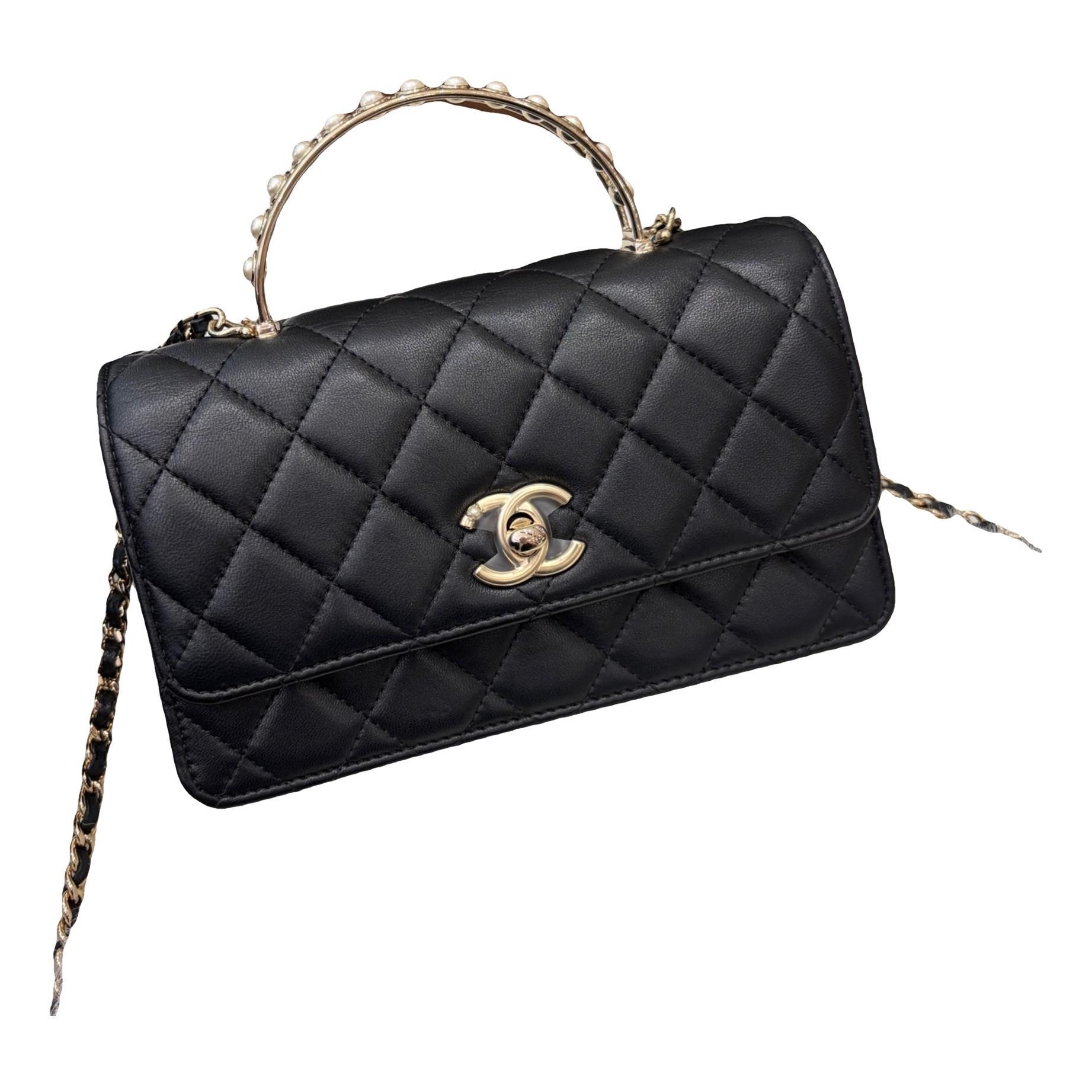 Wallet On Chain leather crossbody bag
