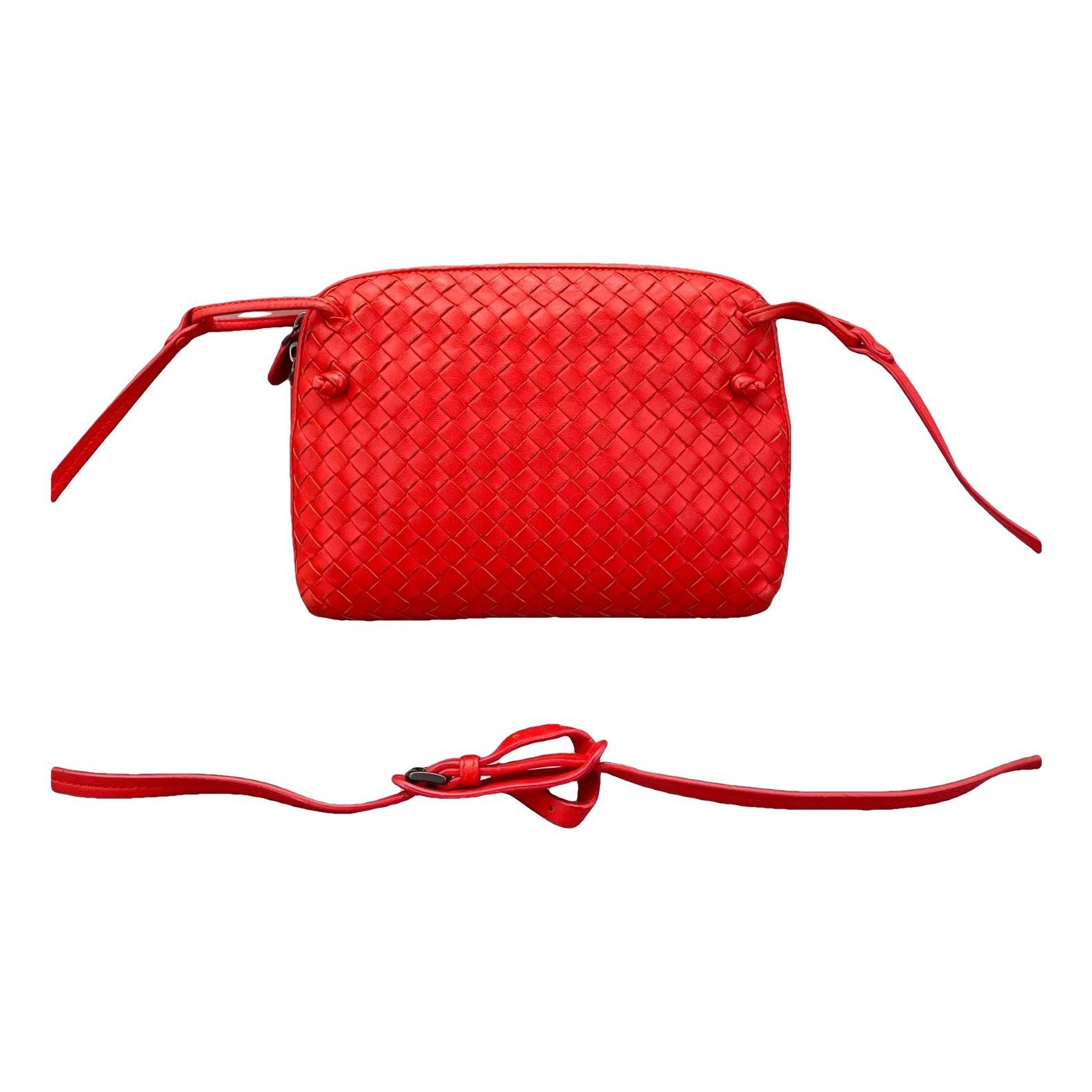 Loop leather handbag