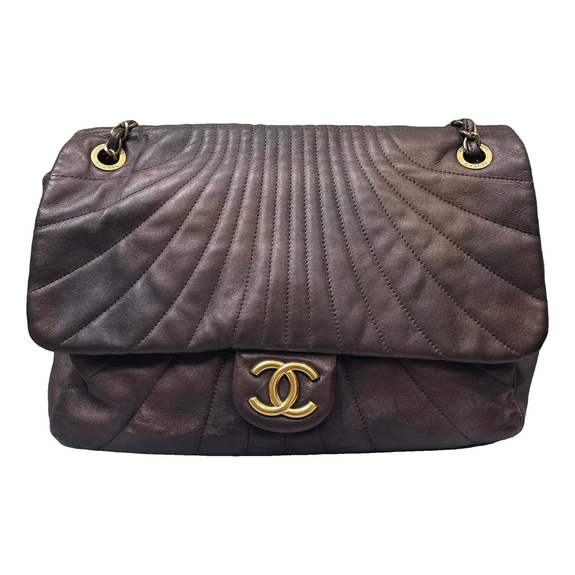 Timeless/Classique leather crossbody bag