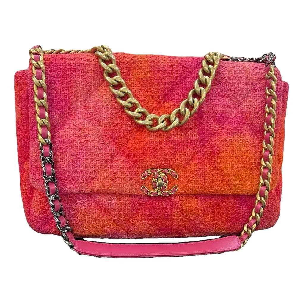 Chanel 19 leather handbag