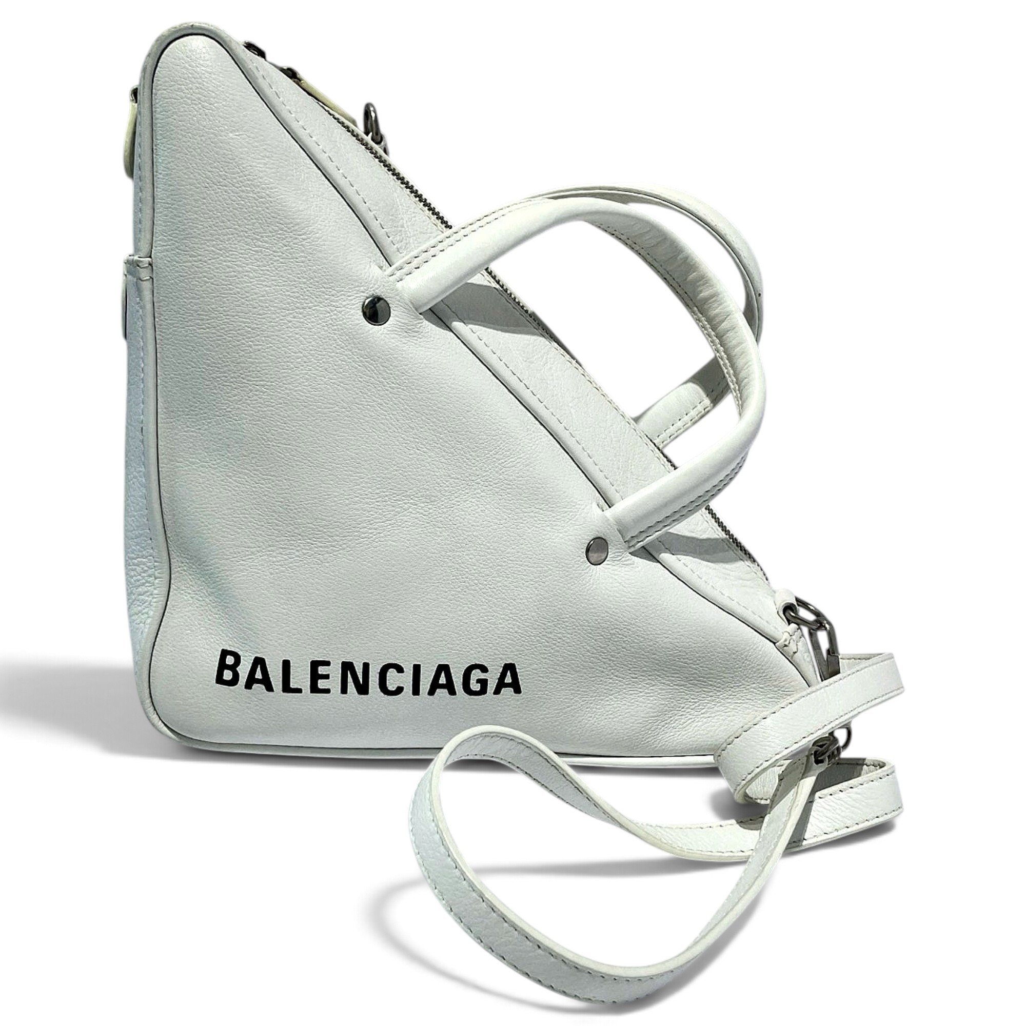 Triangle leather handbag