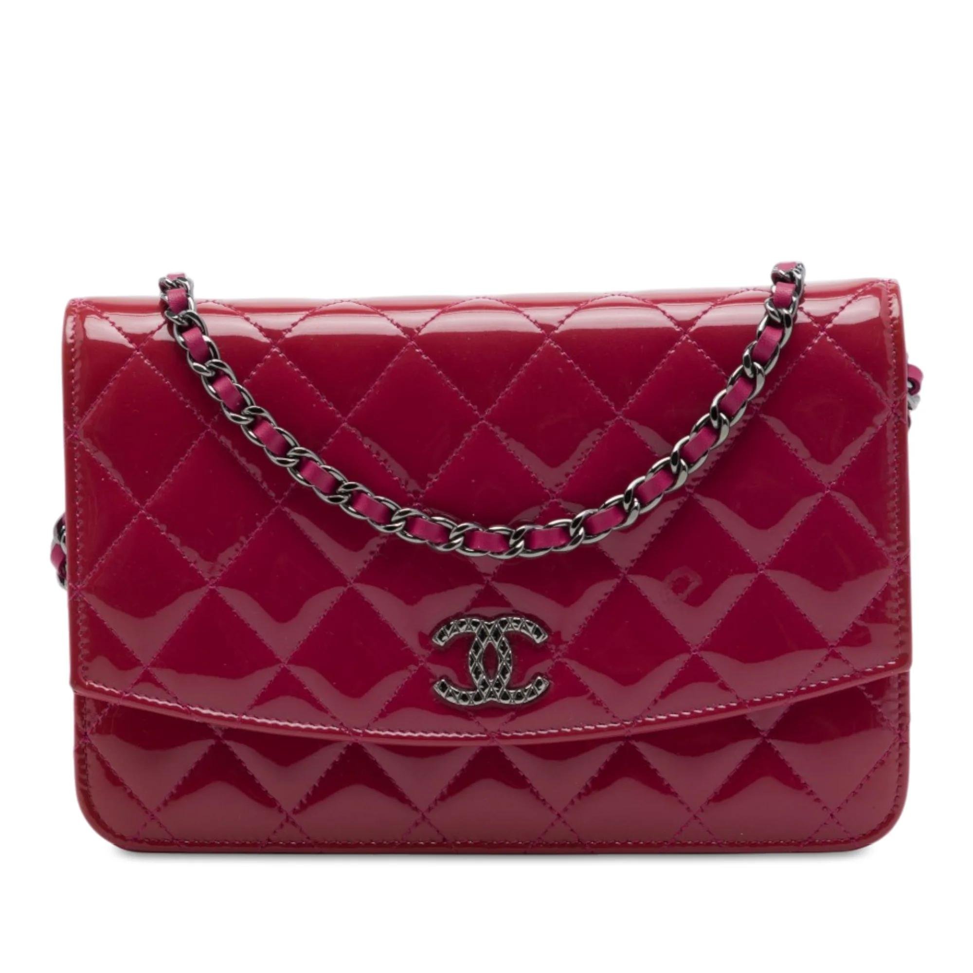 Wallet On Chain Timeless/Classique patent leather handbag