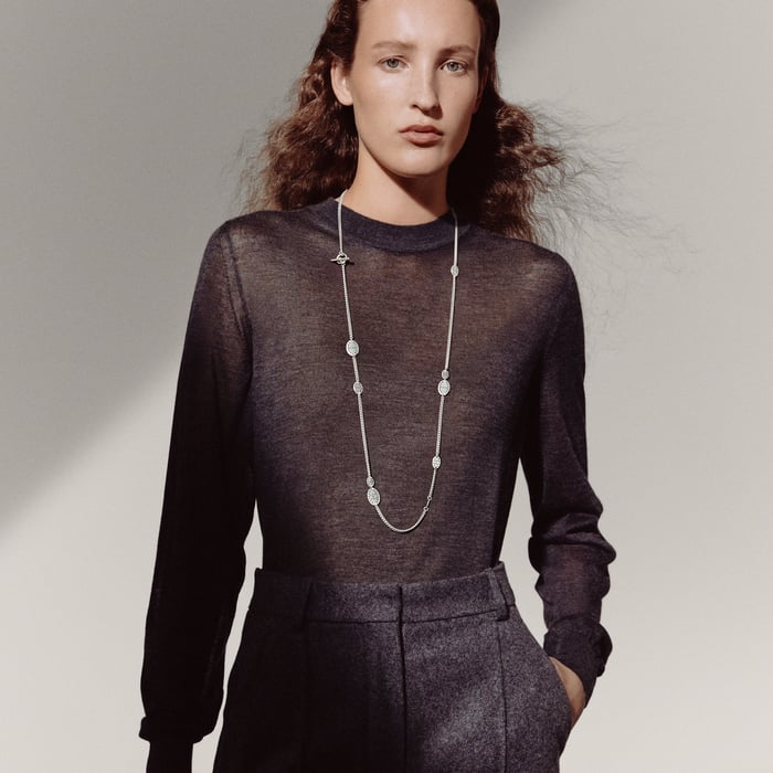 Sans Coloris Point Sellier Long Necklace