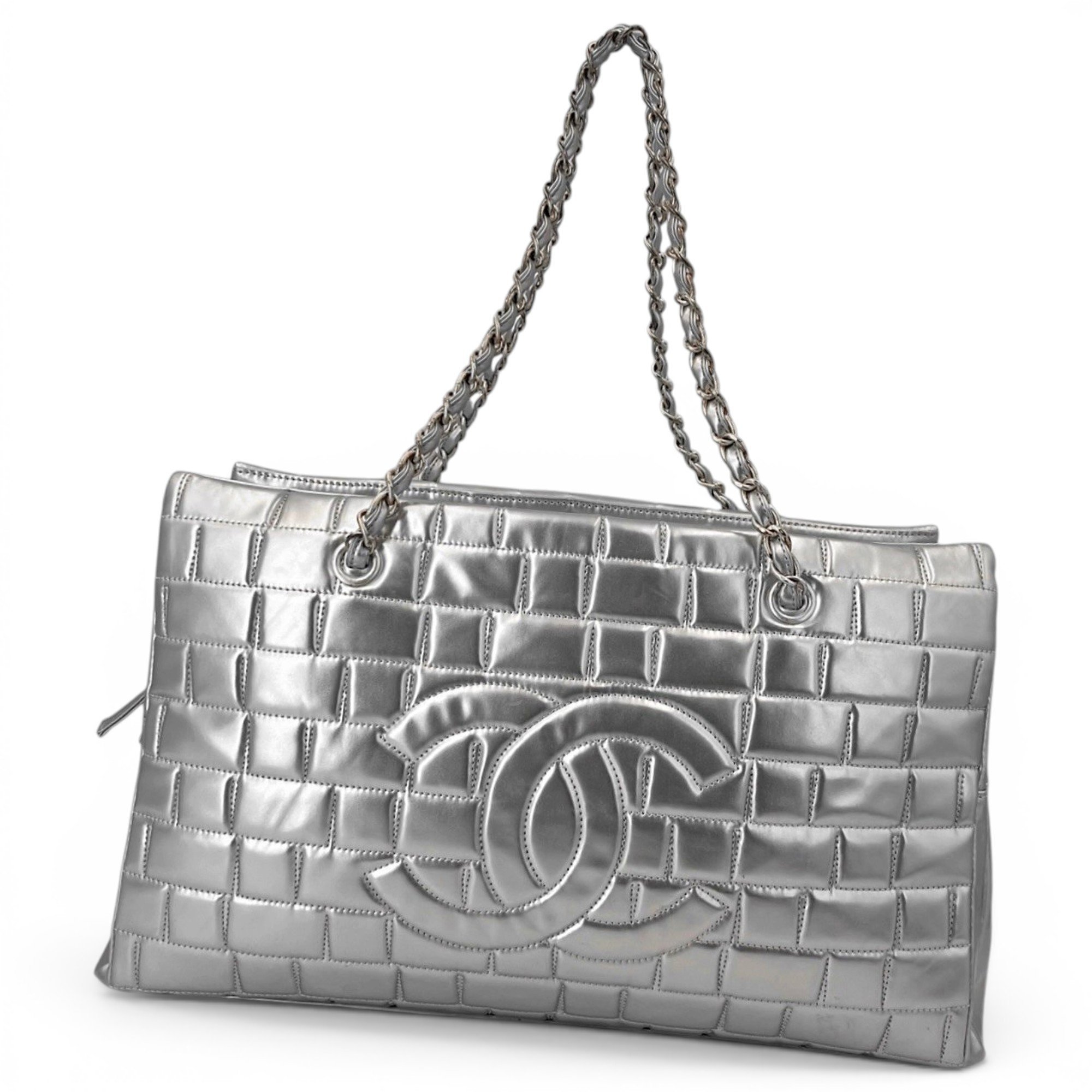 Leather tote