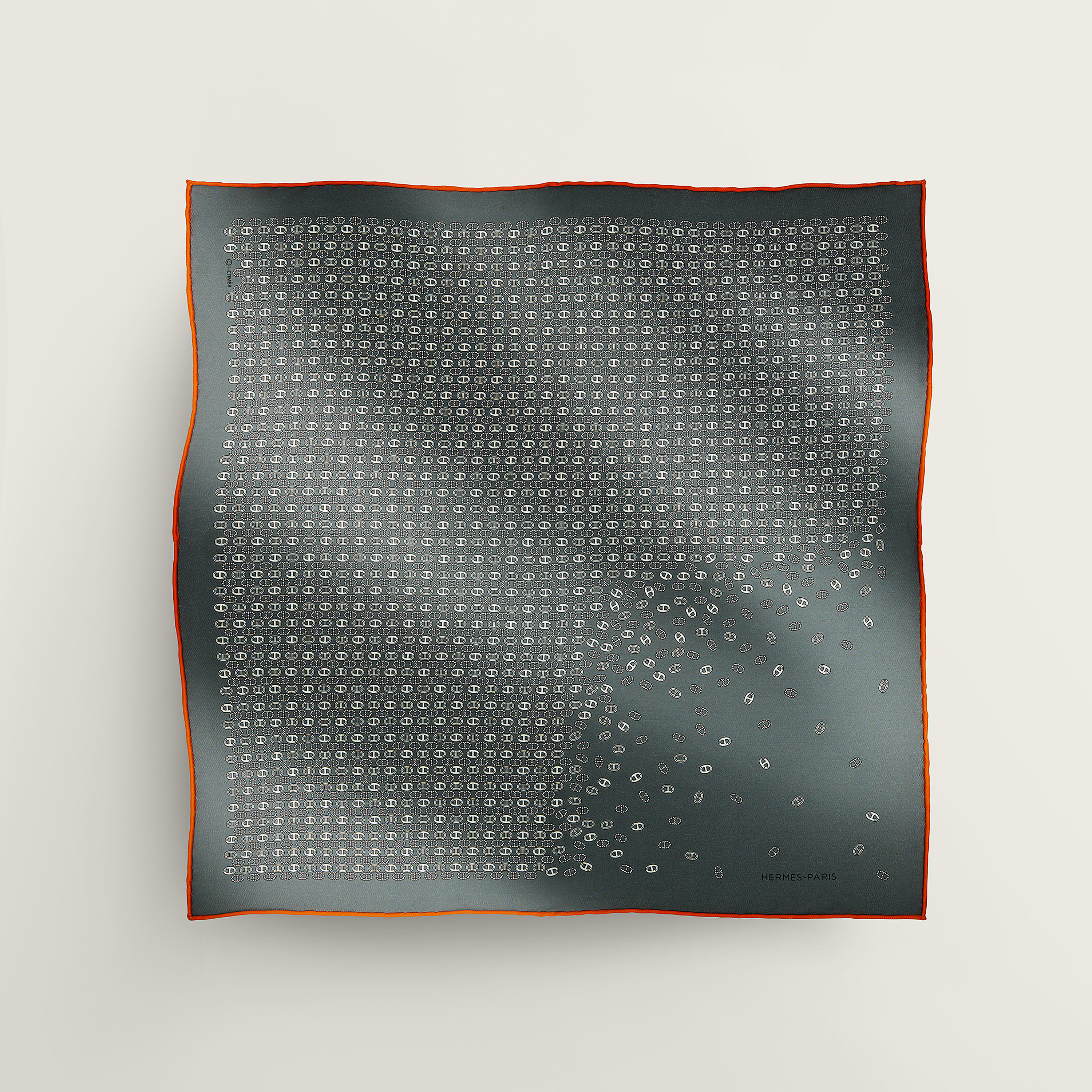 Maillons Parade pocket square 45
