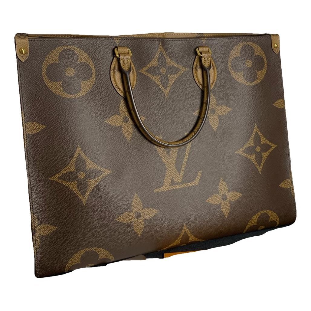 Onthego leather handbag