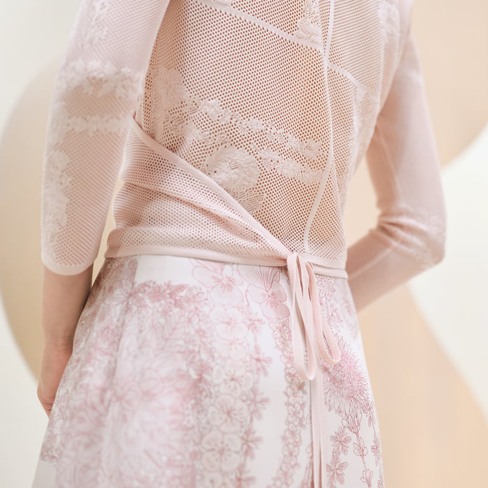 Rose Pâle "En Desordre a Fleurs" Wrap Cardigan