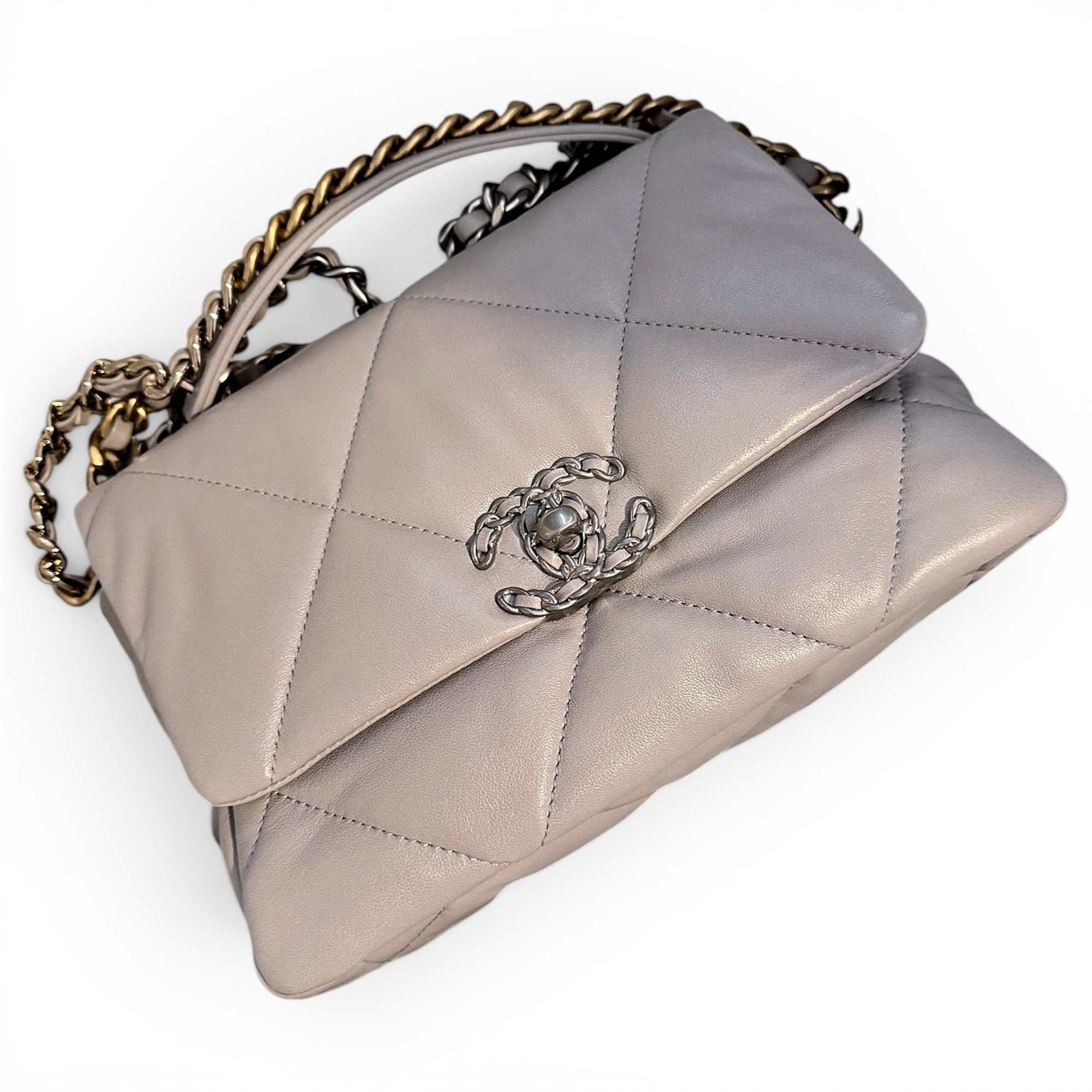 Chanel 19 leather handbag