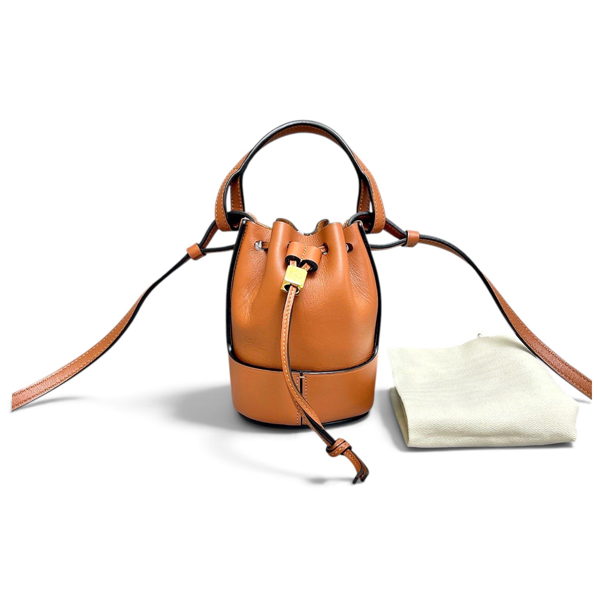 Balloon leather handbag