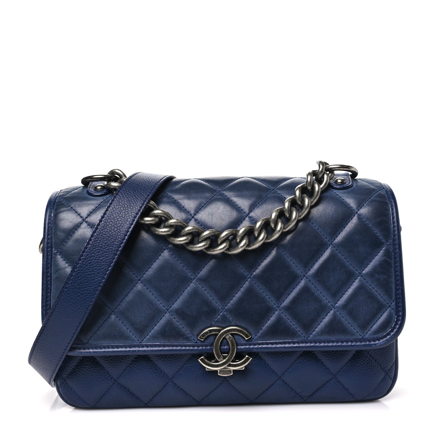 Caviar Iridescent Calfskin Quilted Medium Daily Carry Messenger Navy