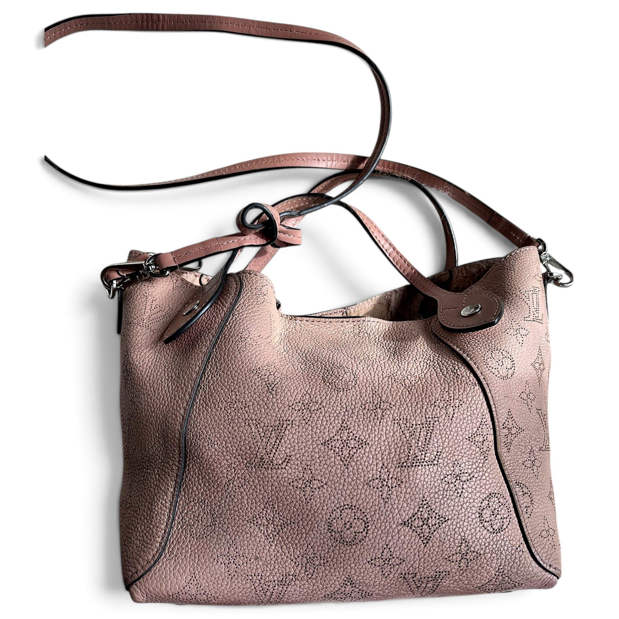 Graceful leather tote