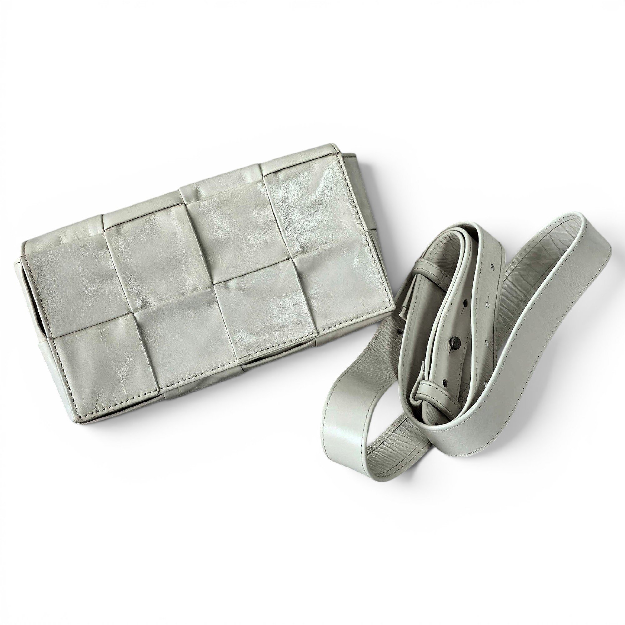 Cassette leather handbag