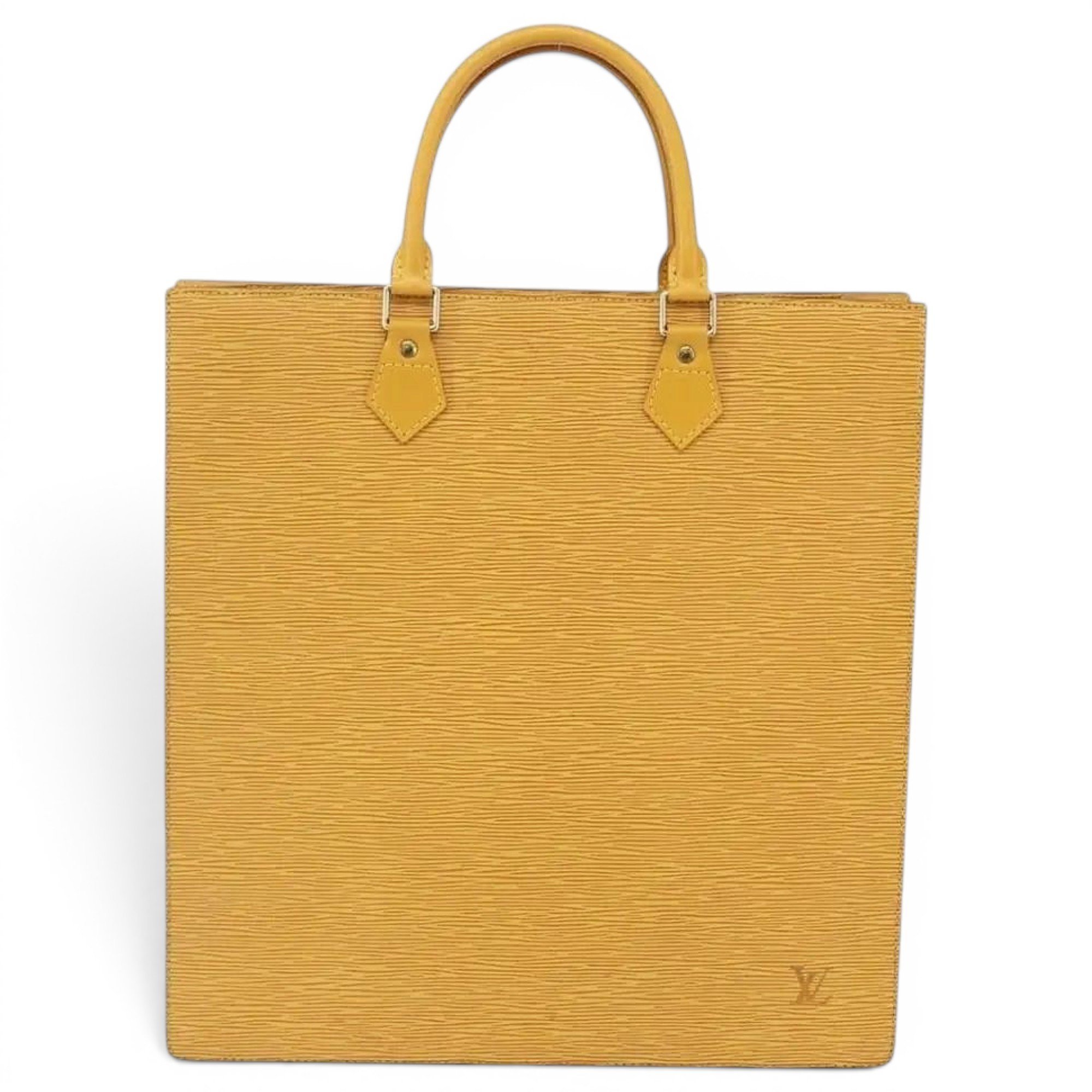 Plat leather handbag