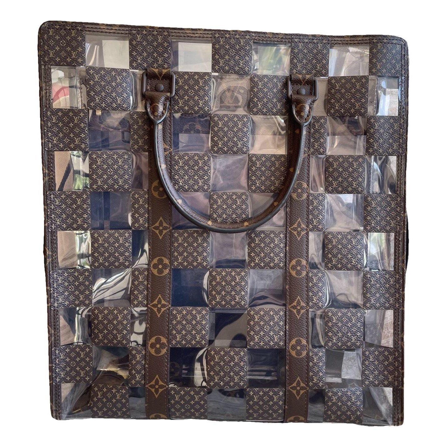Plat vegan leather handbag